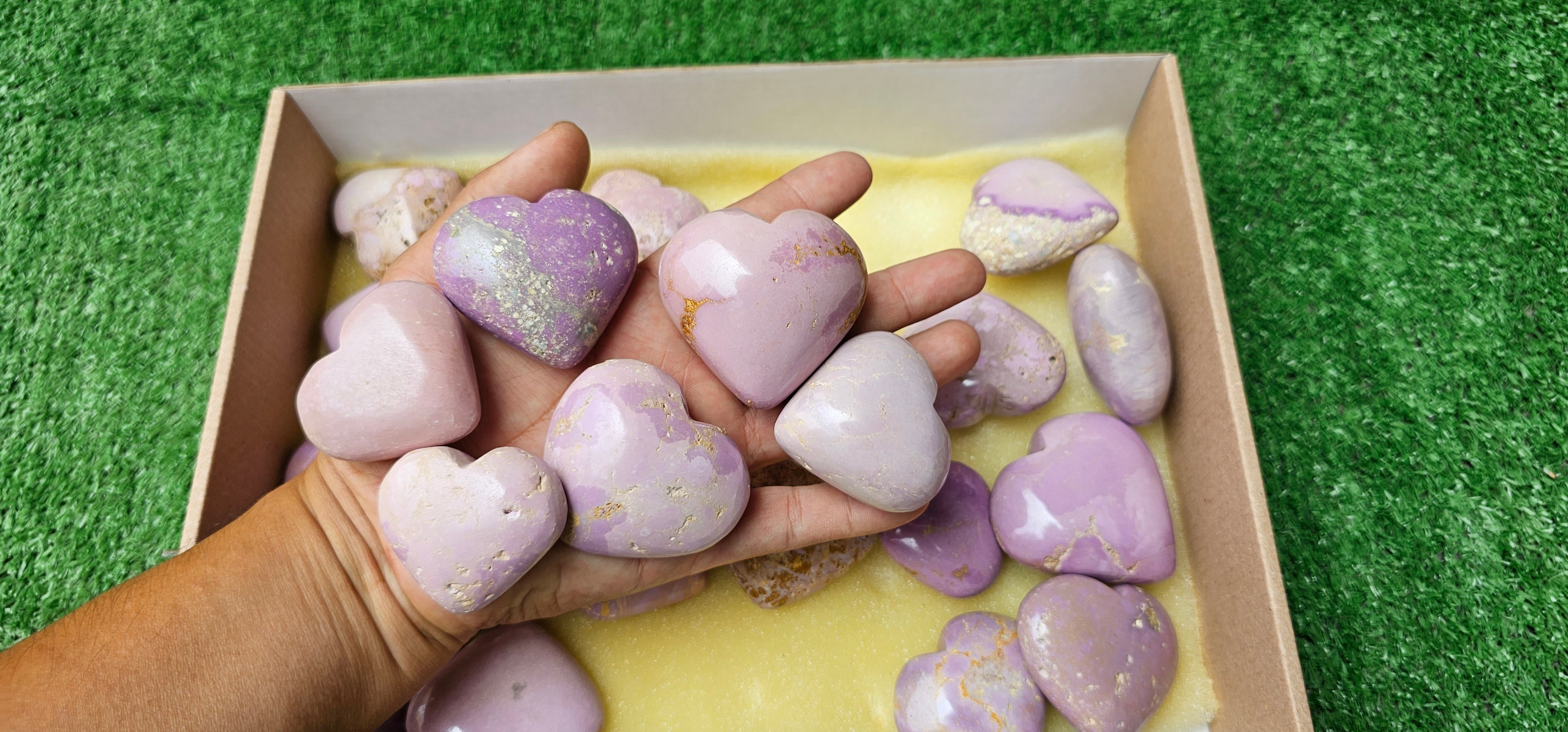 Lot 25 hearts Phosphosiderite****