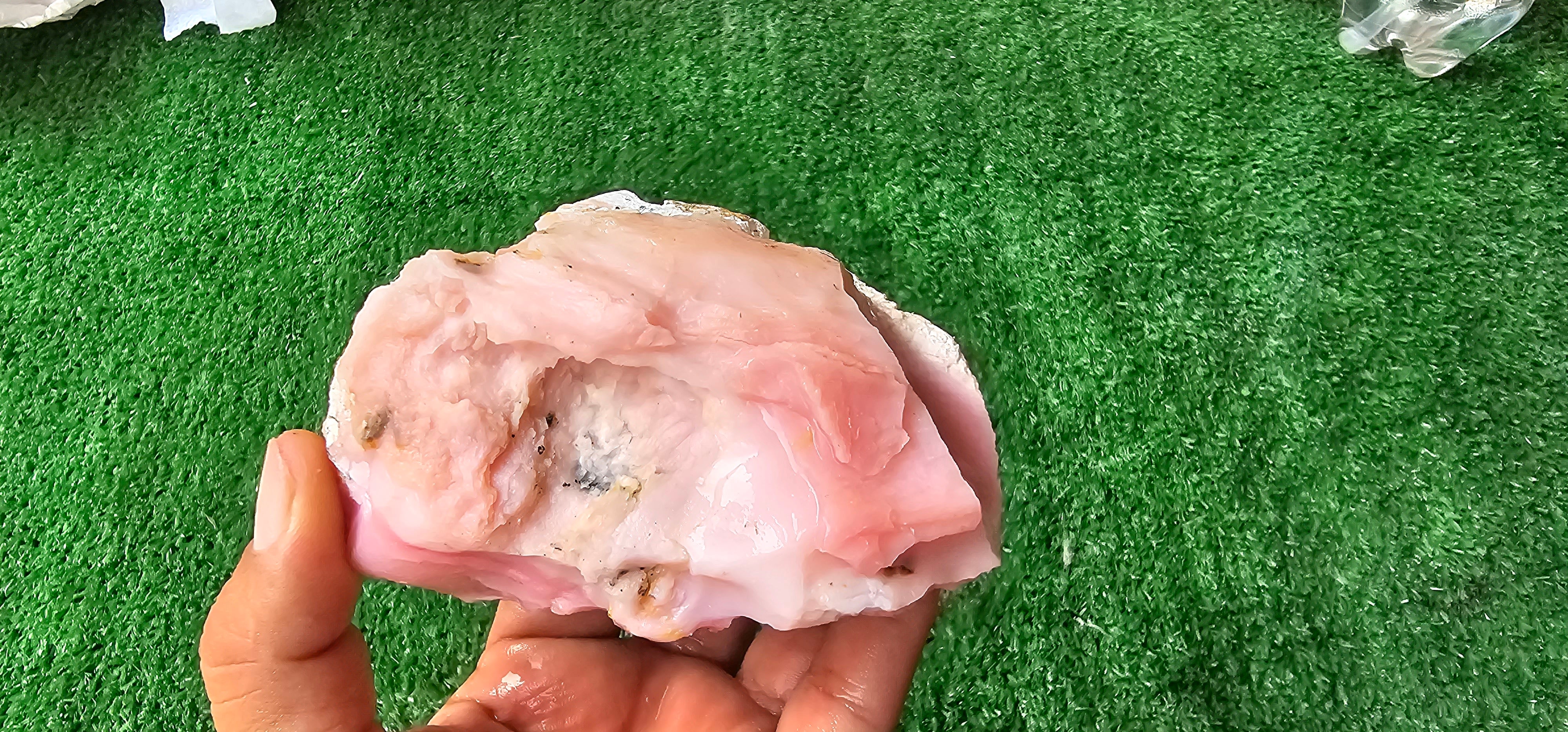 Pink Opal rough (1 pc)