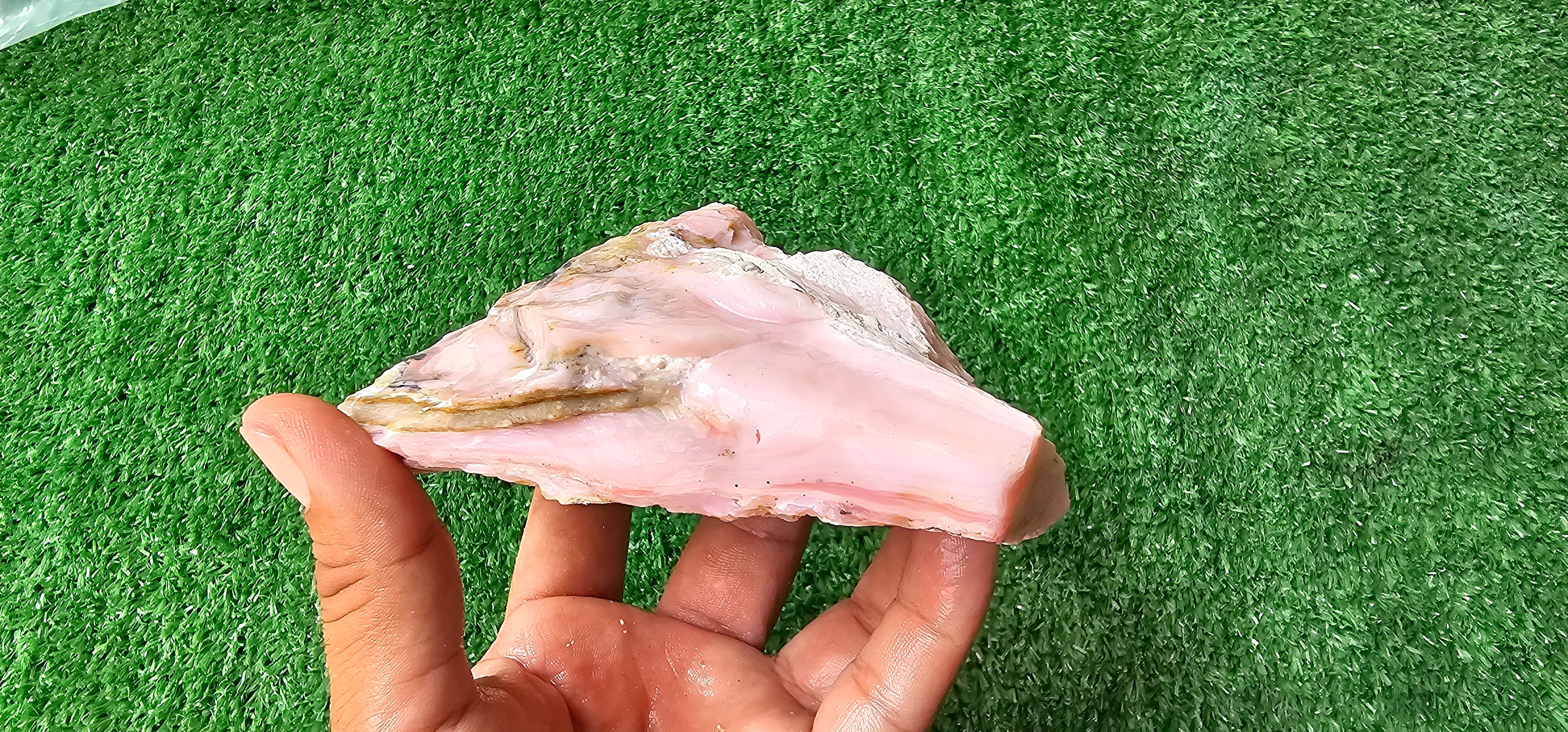 Pink Opal rough (1 pc)