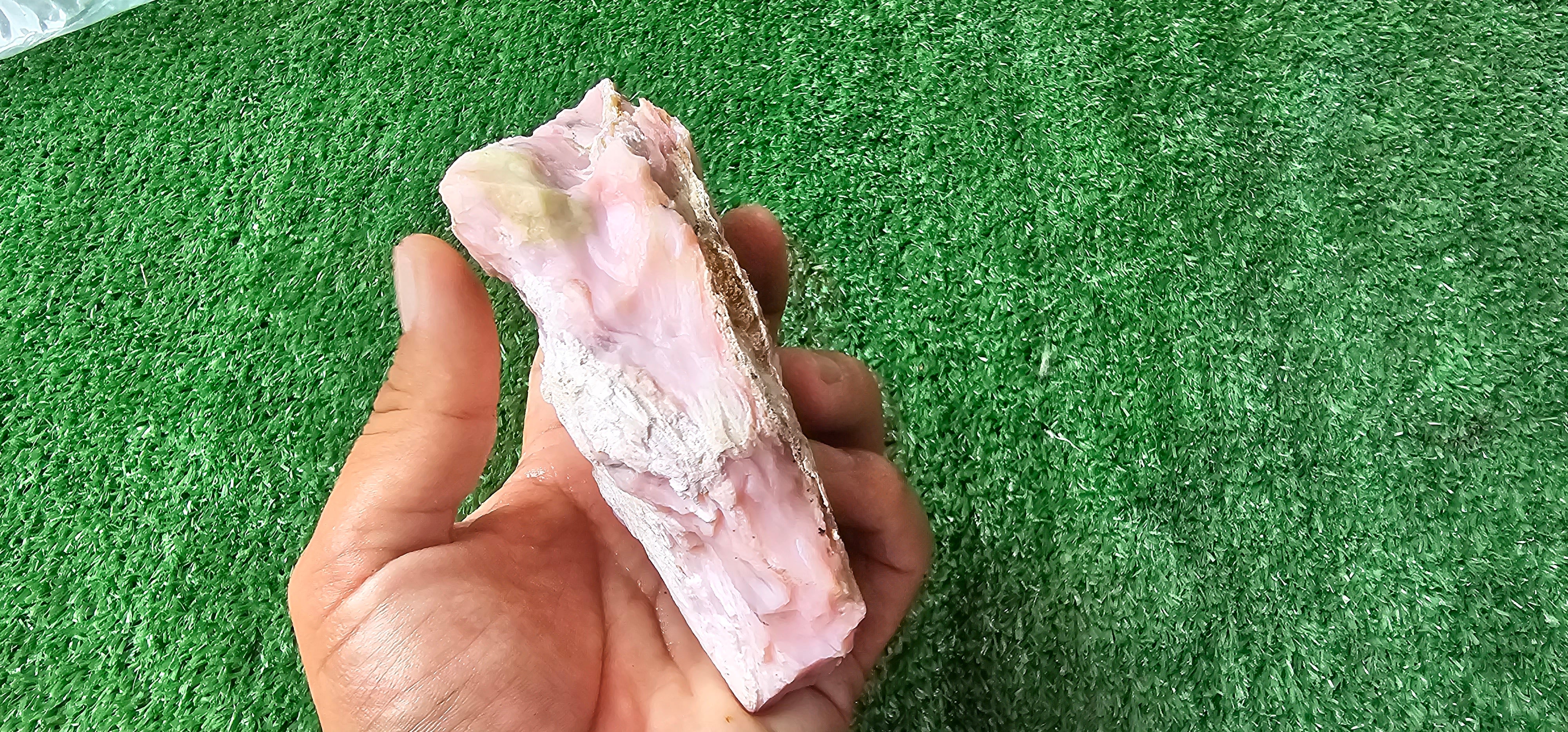Pink Opal rough (1 pc)