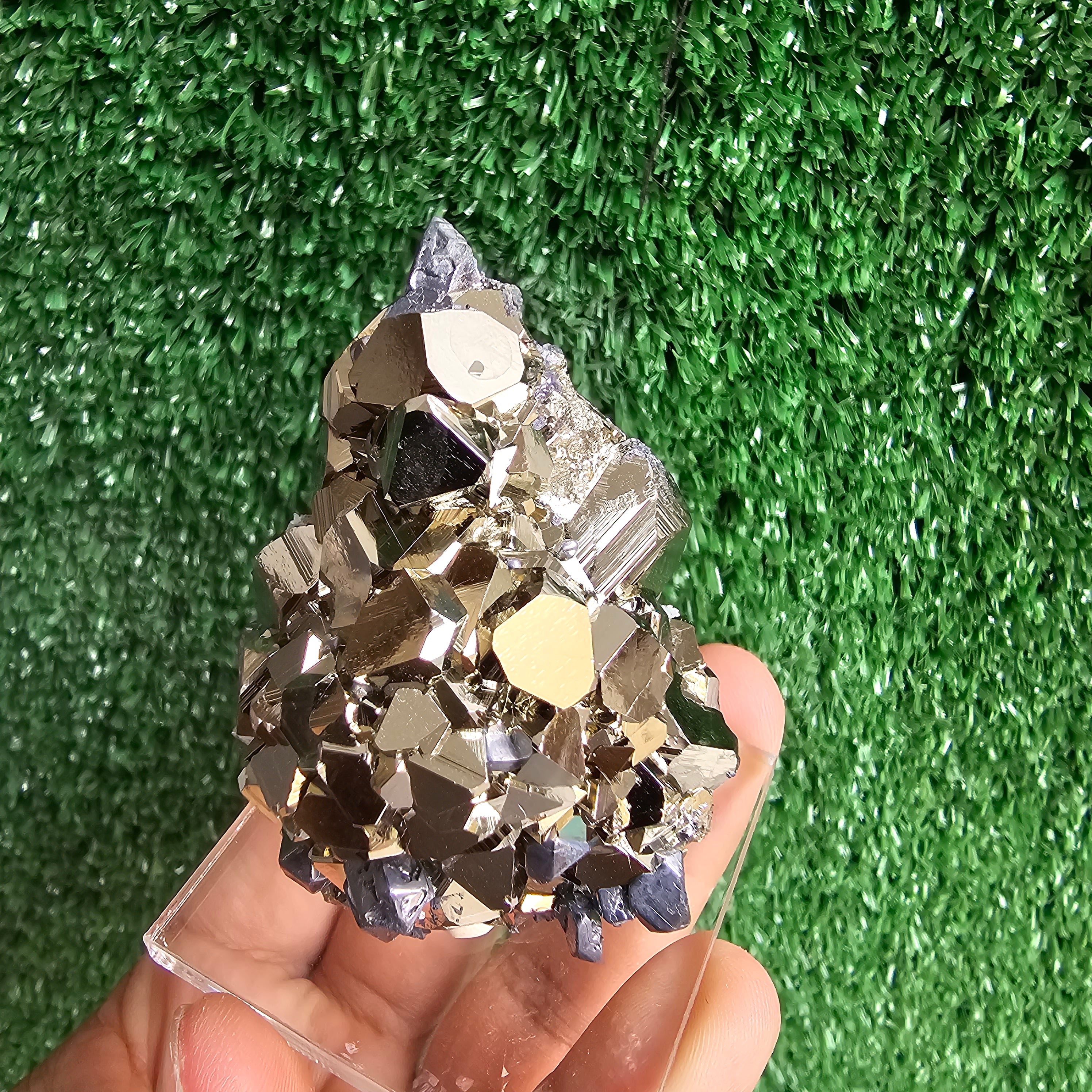 Pyrite octahedral