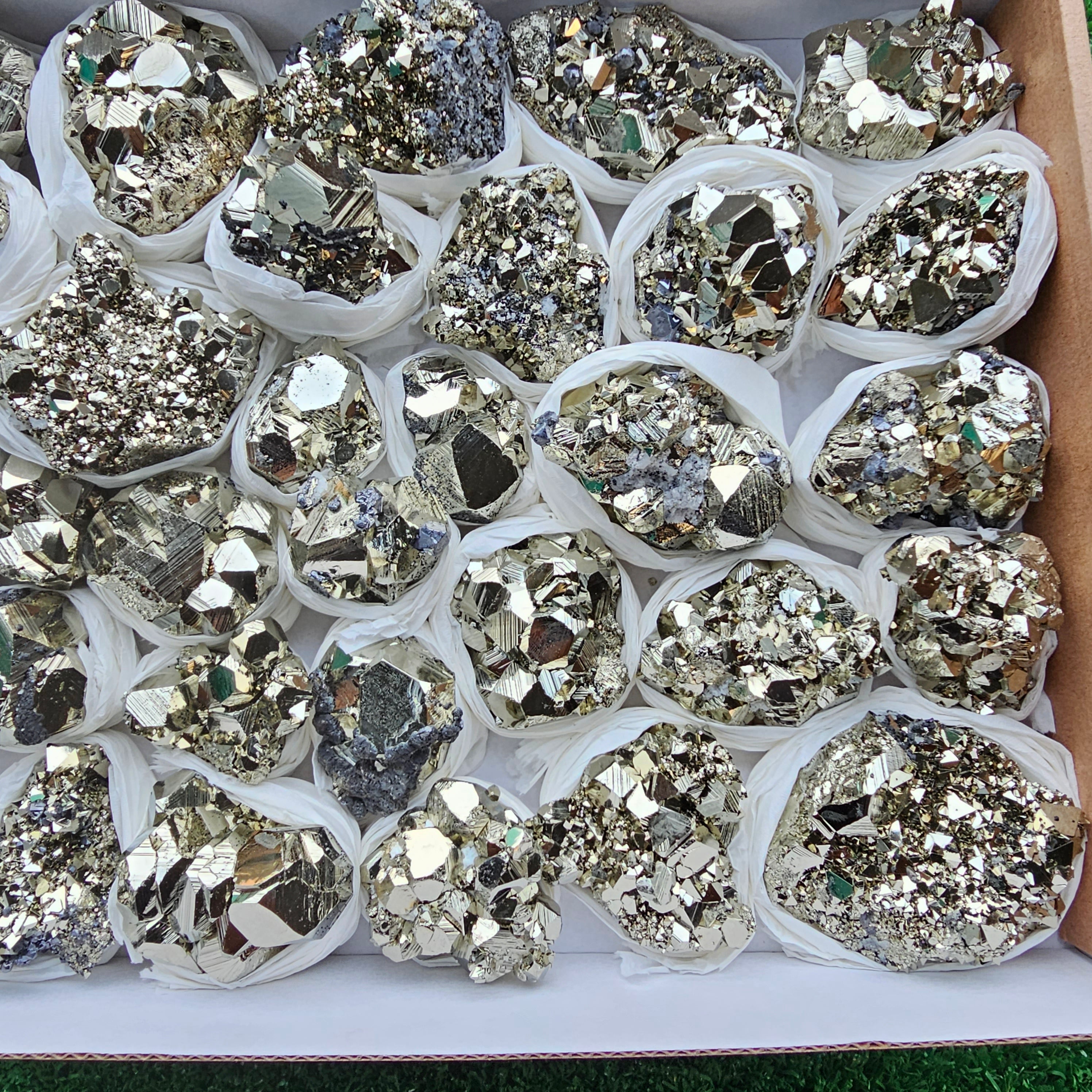 Box 31 pcs big pyrite Octahedral