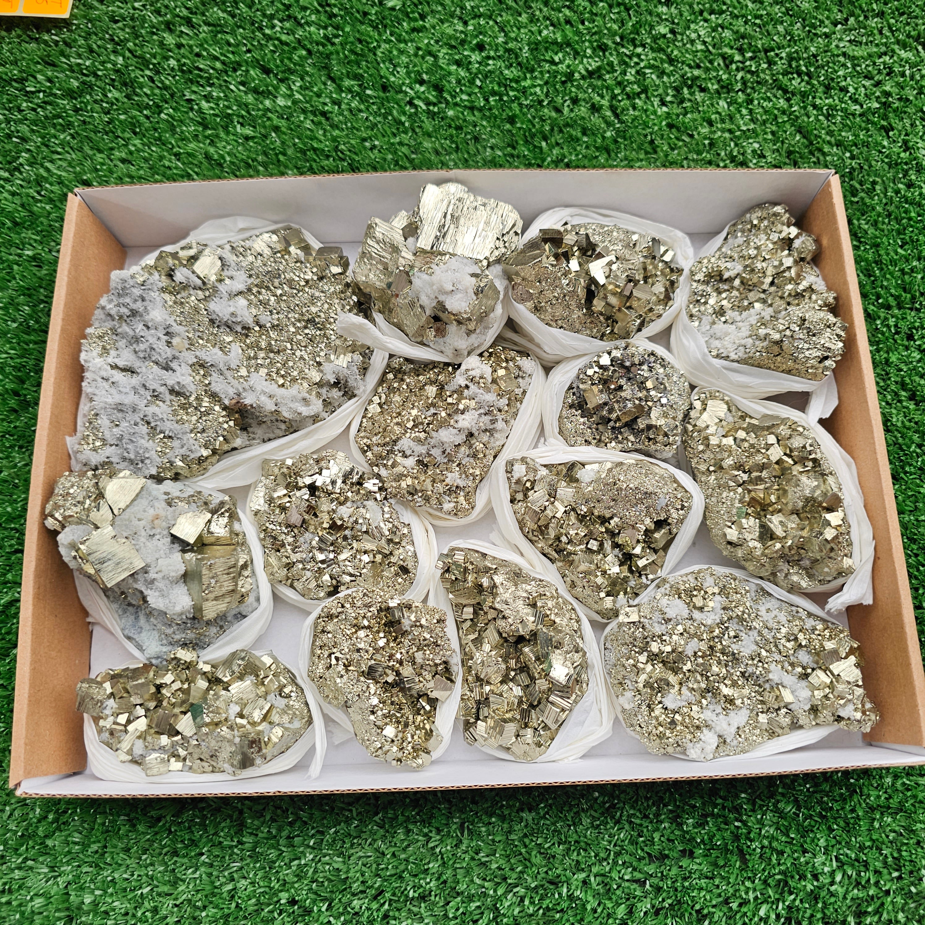 14 pc pyrite Cubic box