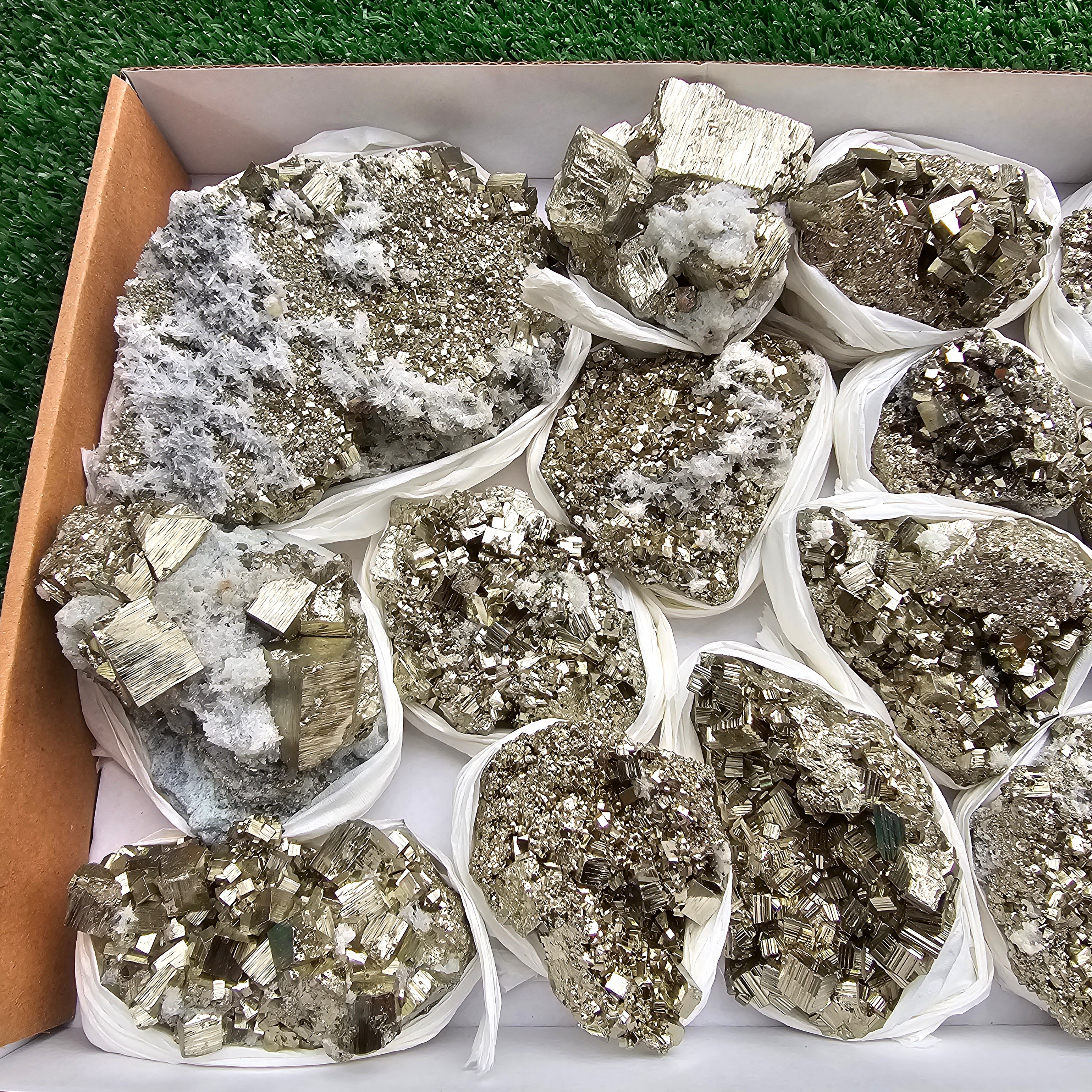 14 pc pyrite Cubic box