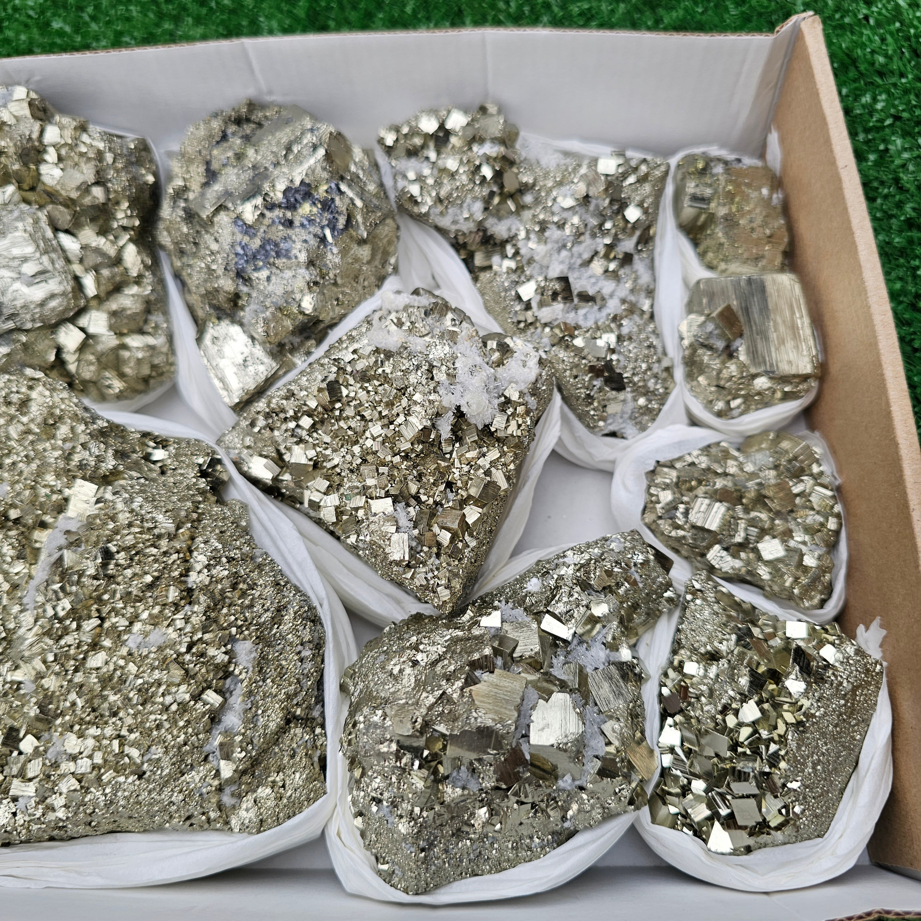 12 pc pyrite Cubic box