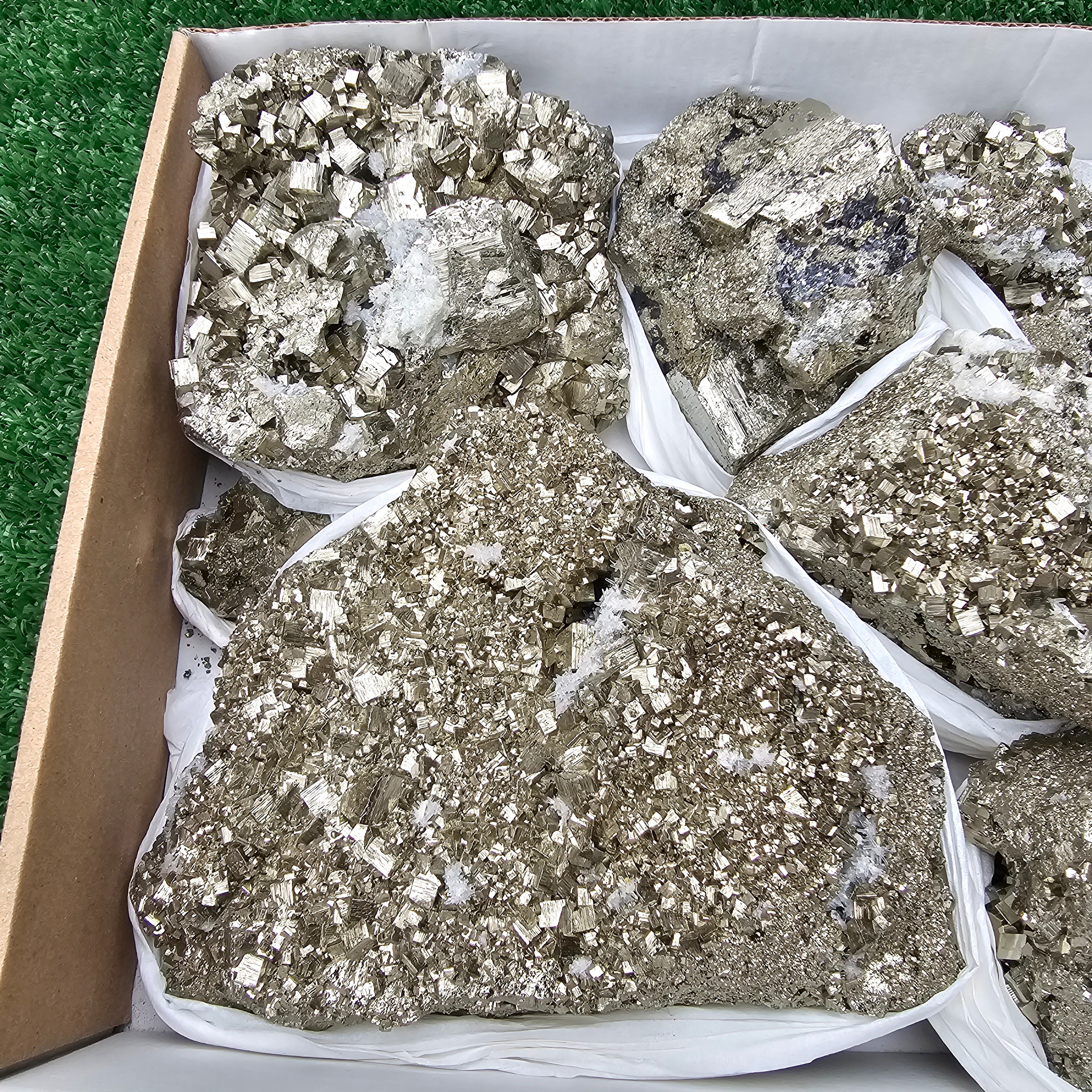 12 pc pyrite Cubic box