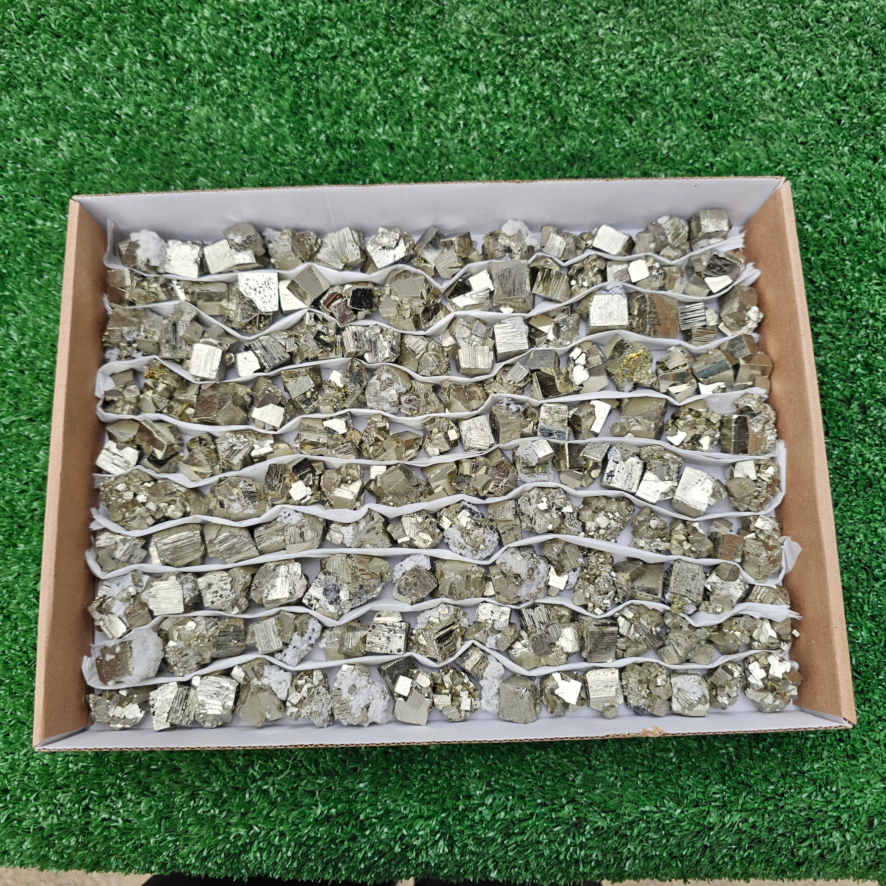 130 pc pyrite Cubic box