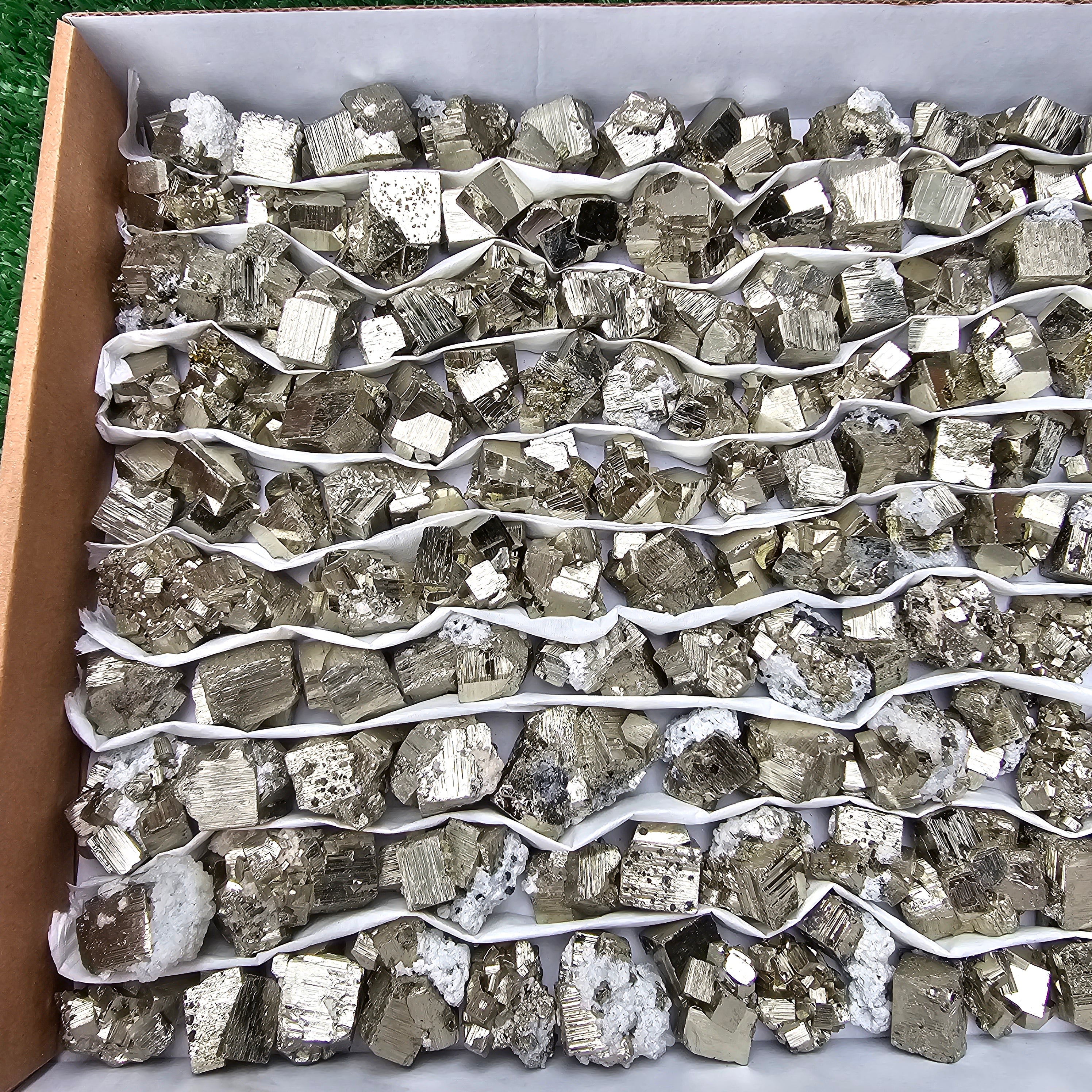 130 pc pyrite Cubic box