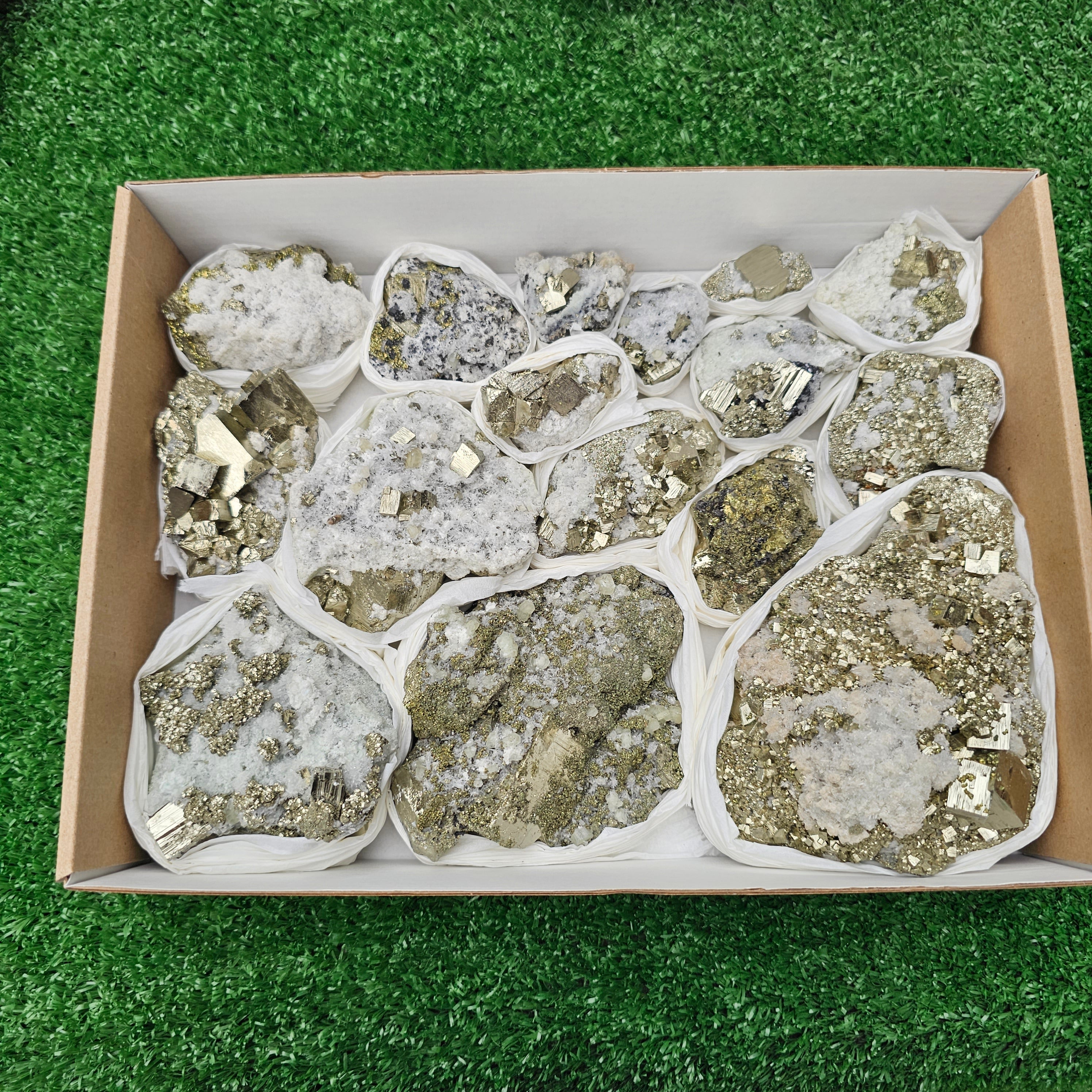 16 pc pyrite Cubic box