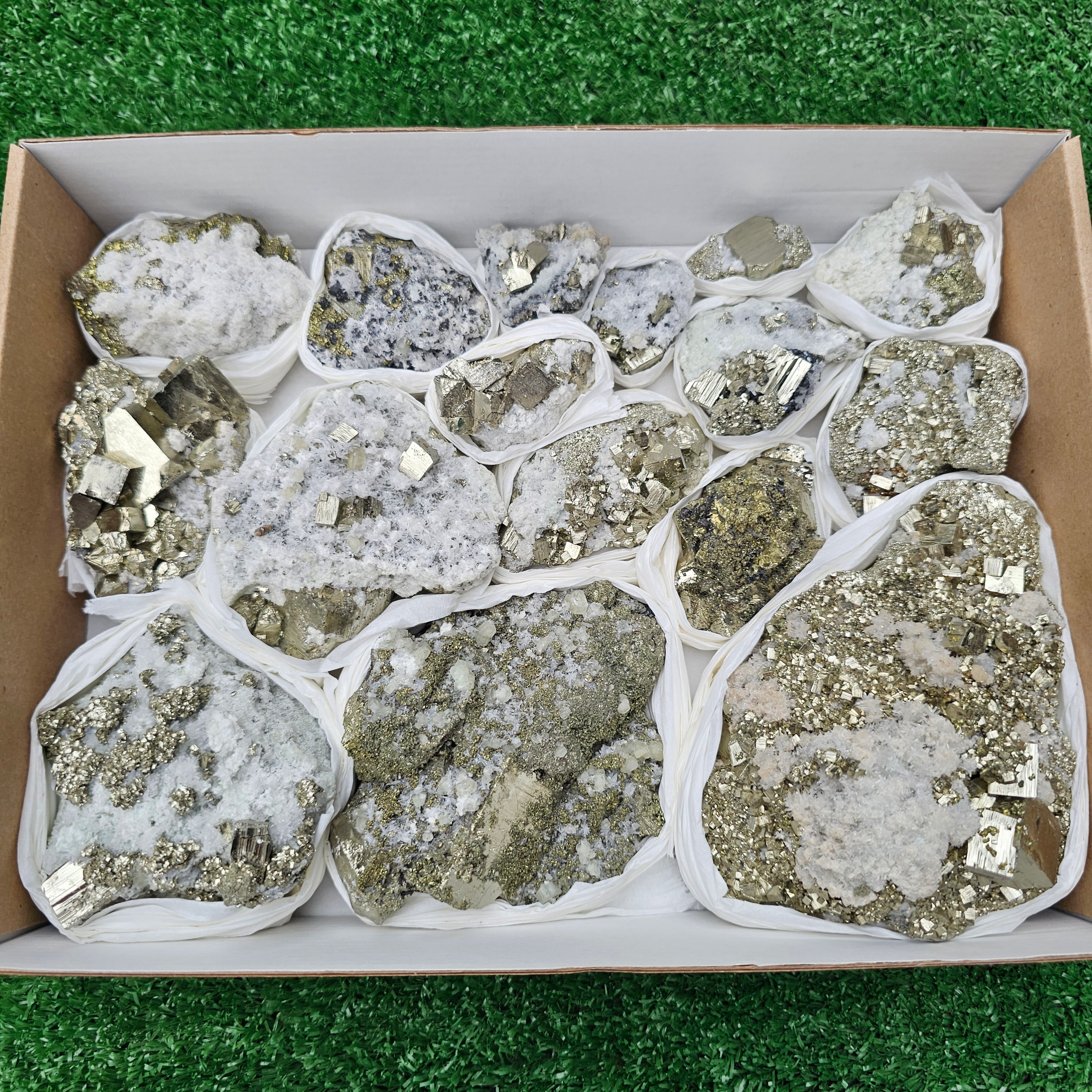16 pc pyrite Cubic box