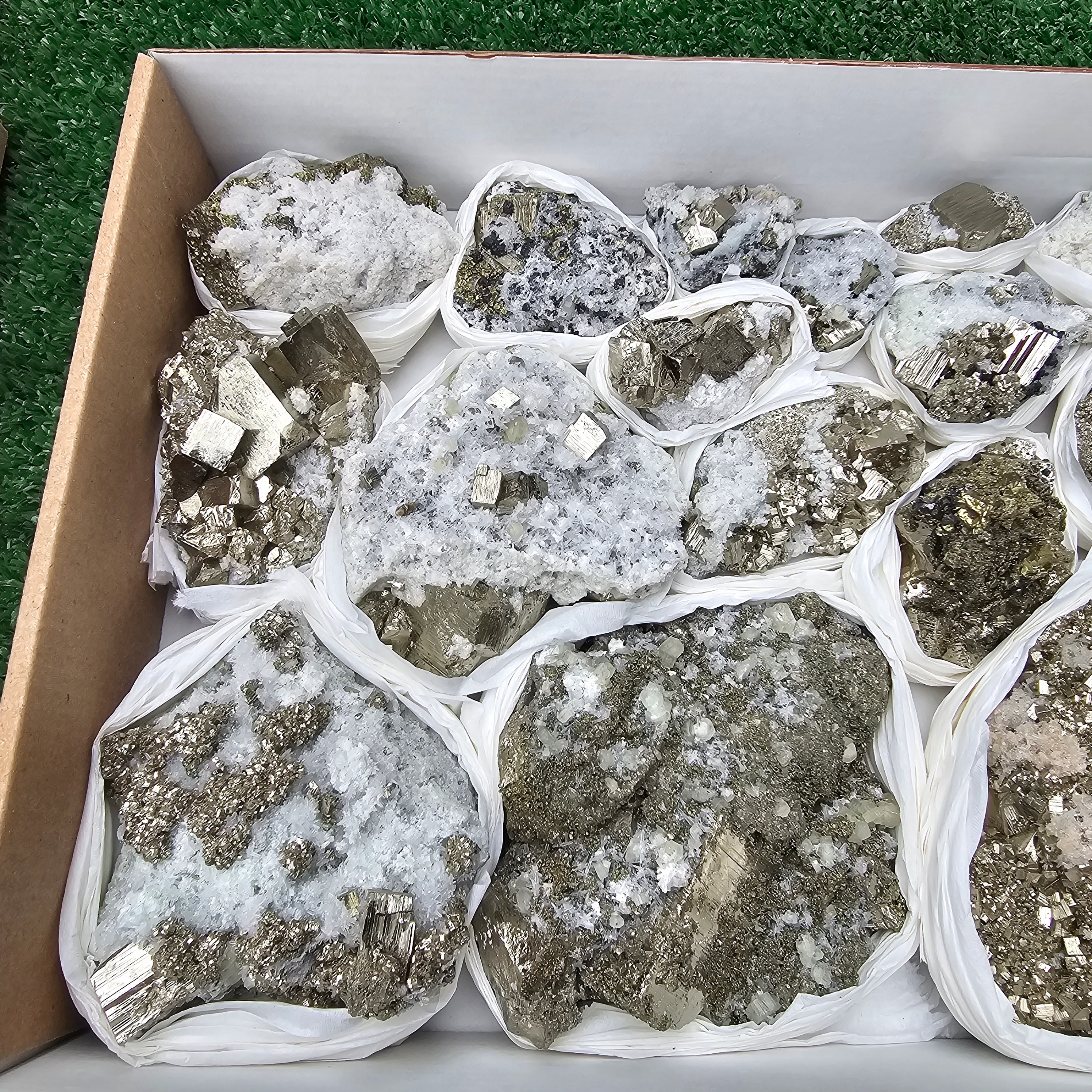 16 pc pyrite Cubic box