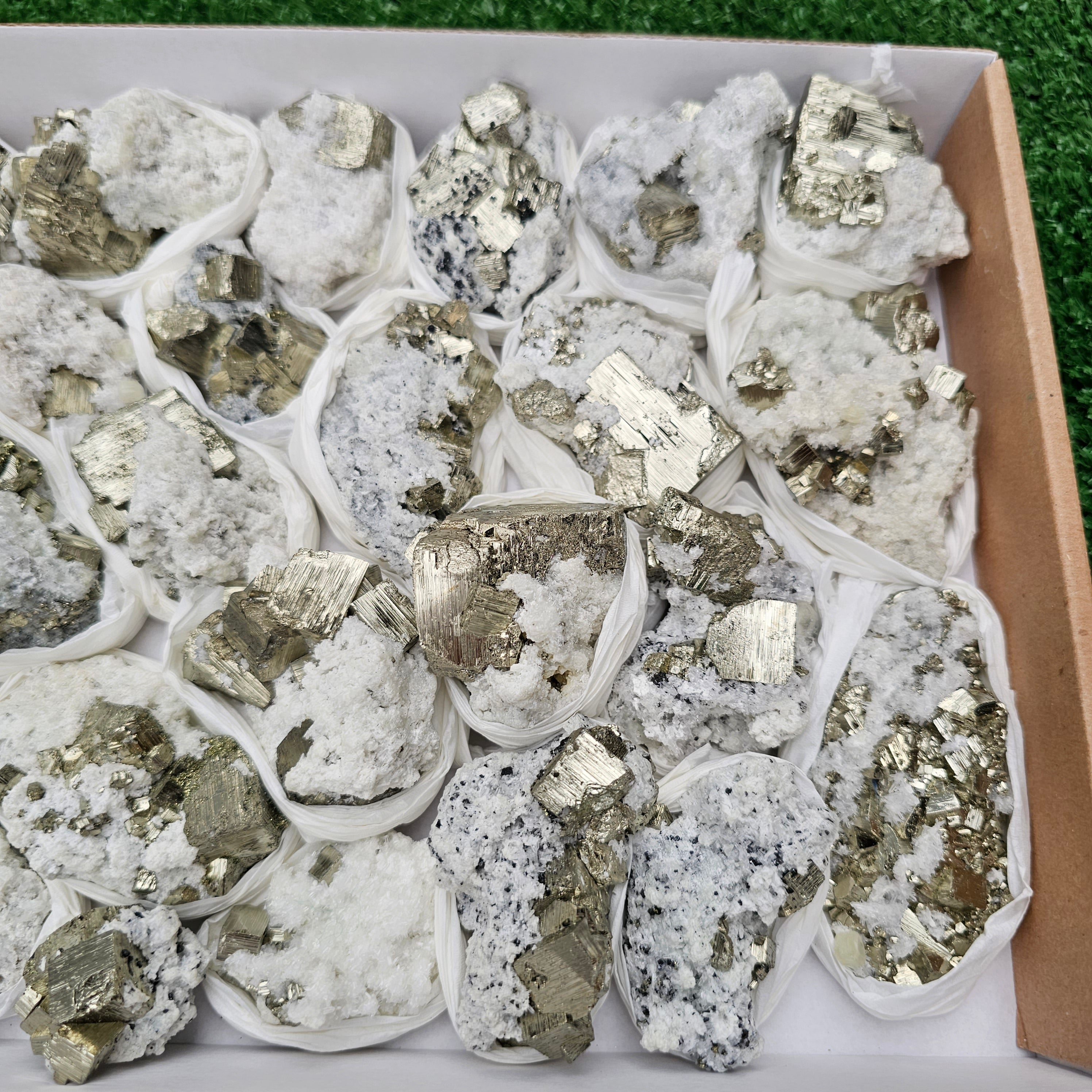 26 pc pyrite Cubic