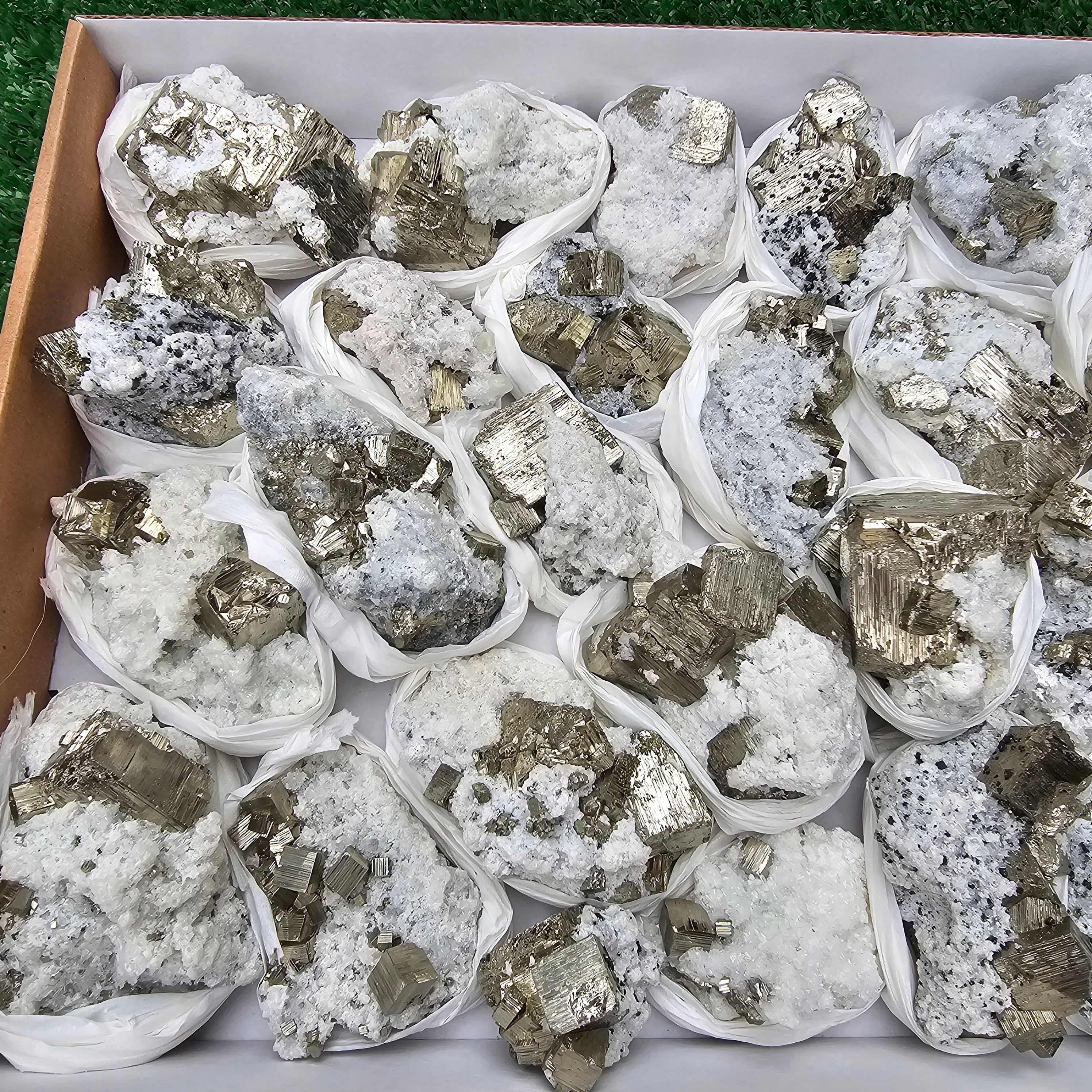 26 pc pyrite Cubic