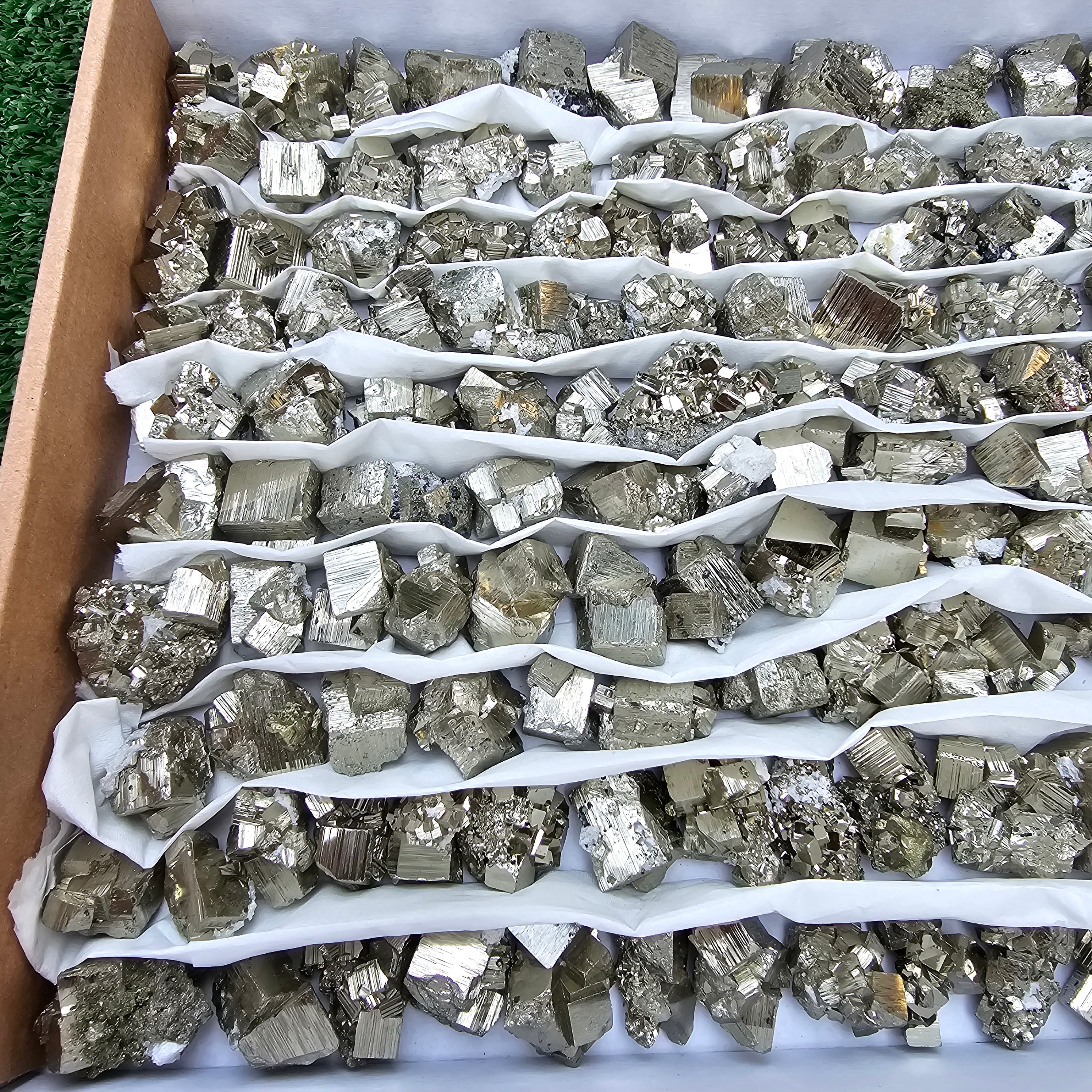 150 pc Box Pyrite Cubic