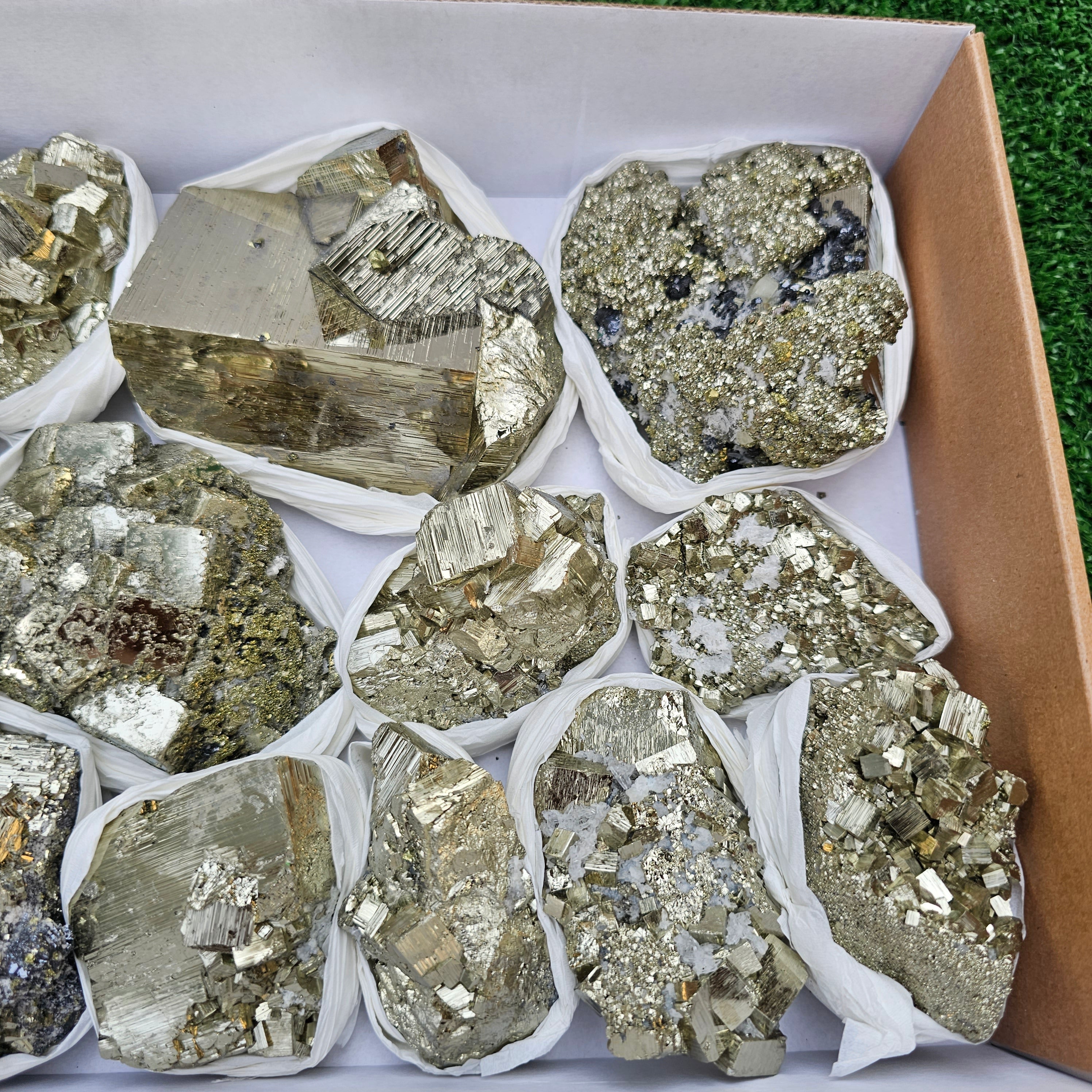 15 pc Box Pyrite Cubic