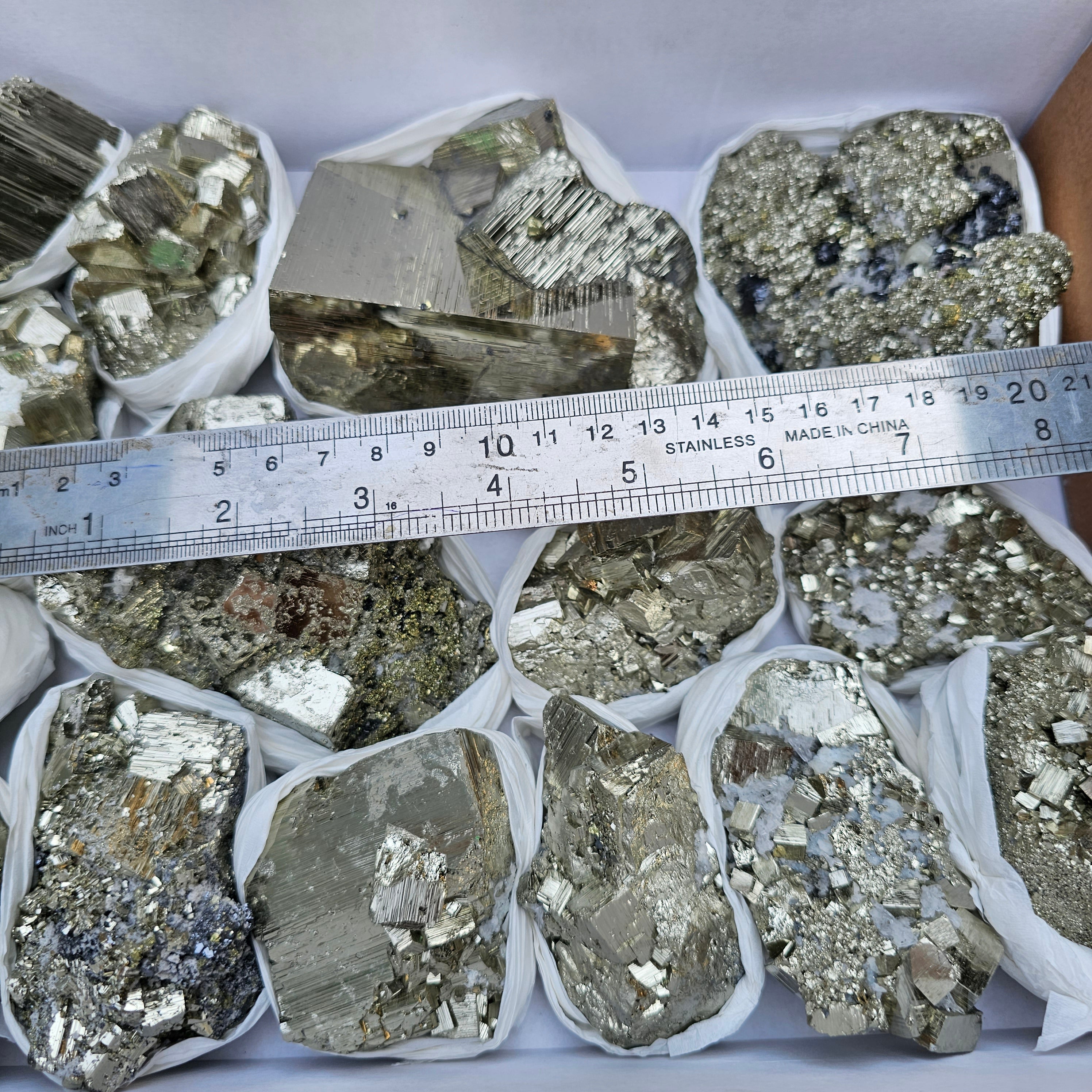 15 pc Box Pyrite Cubic