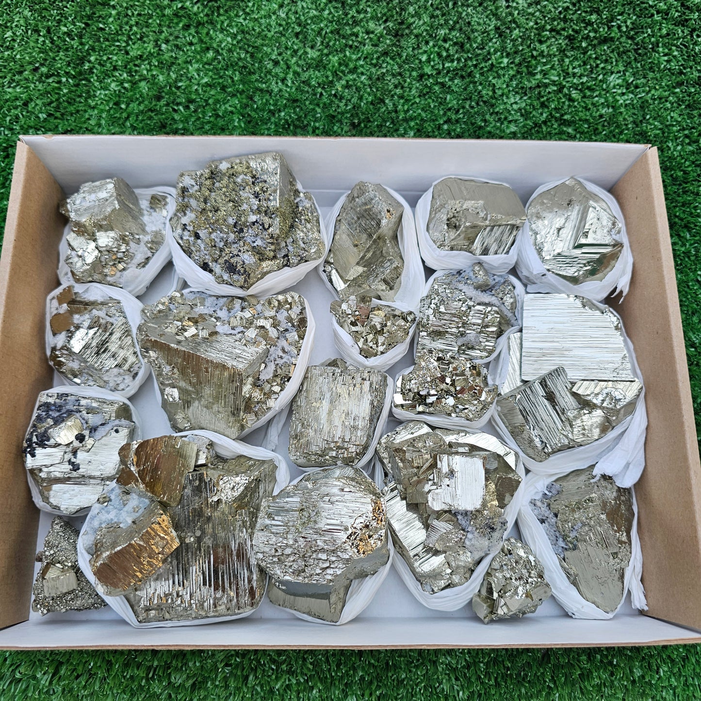 19 pc Pyrite Cubic