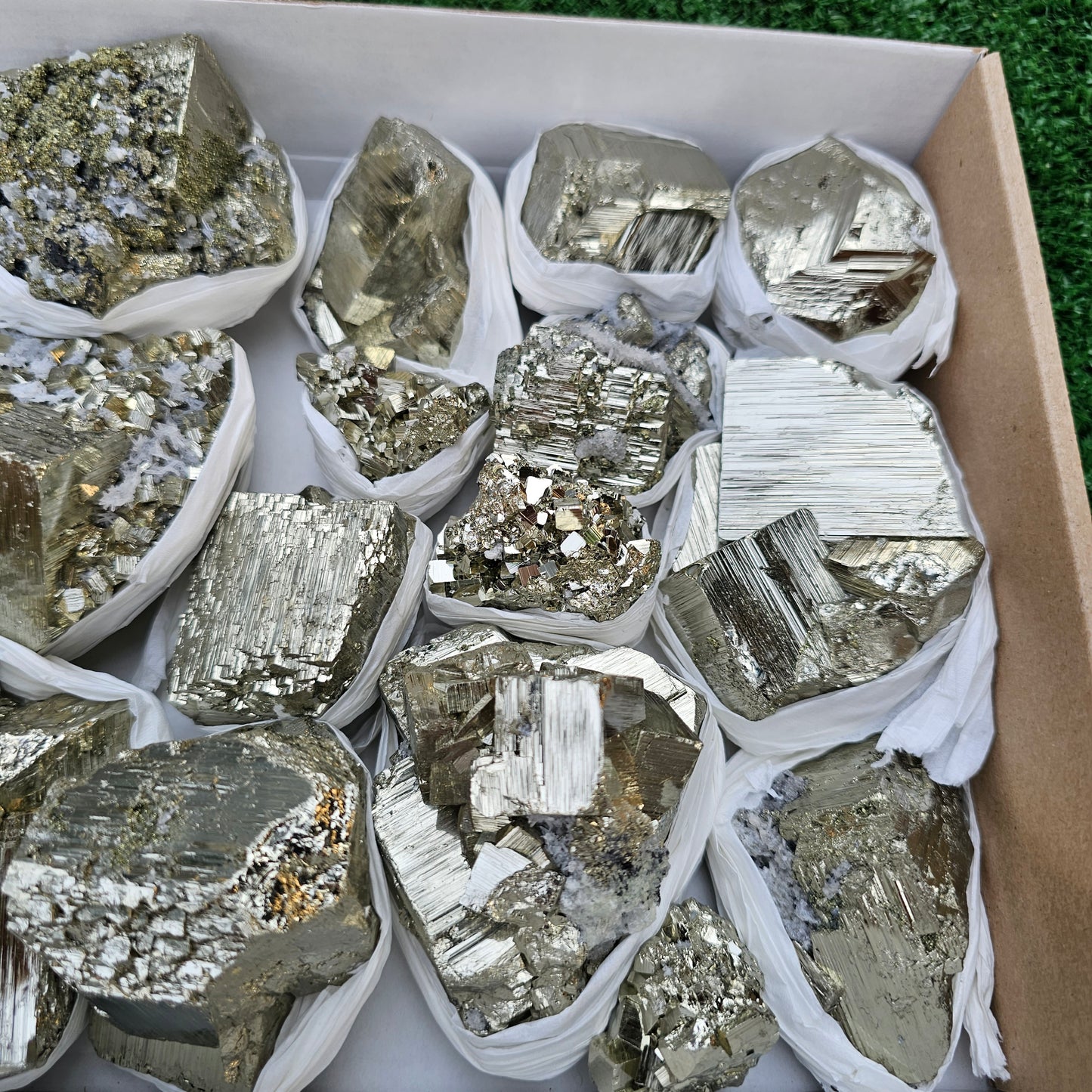 19 pc Pyrite Cubic