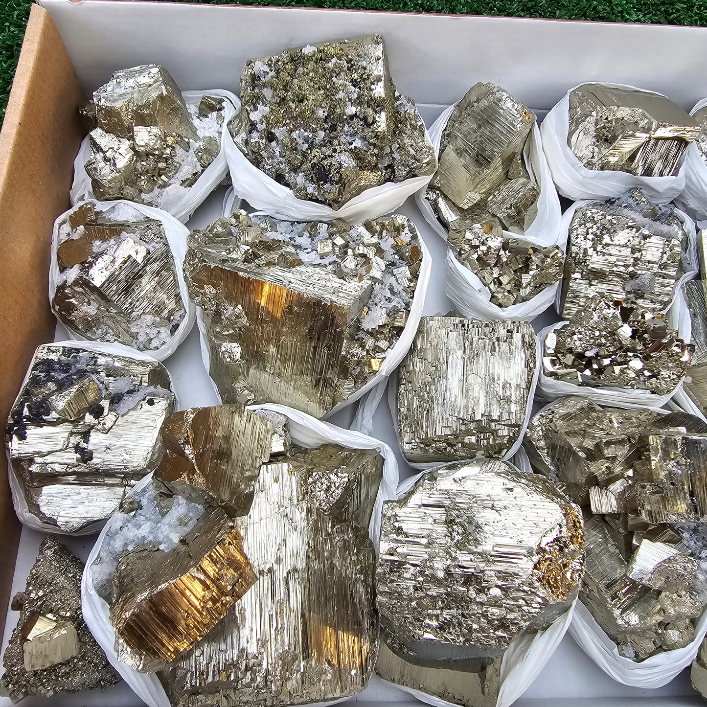 19 pc Pyrite Cubic