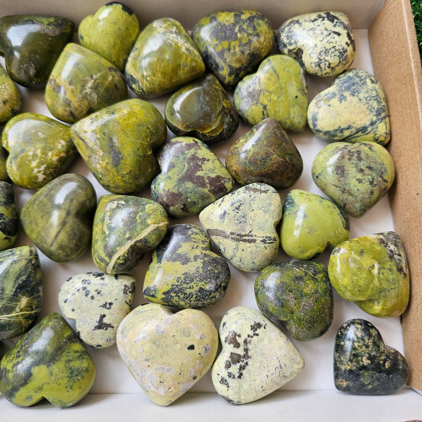 36 pc green serpentine hearts