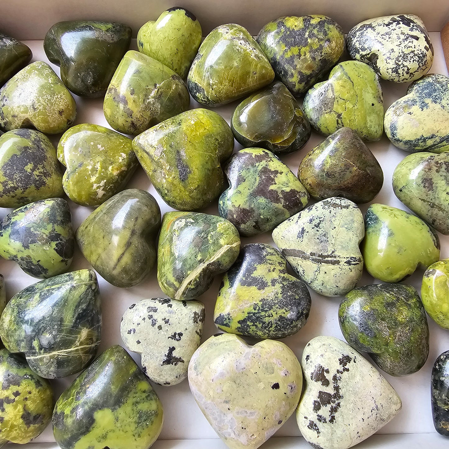 36 pc green serpentine hearts