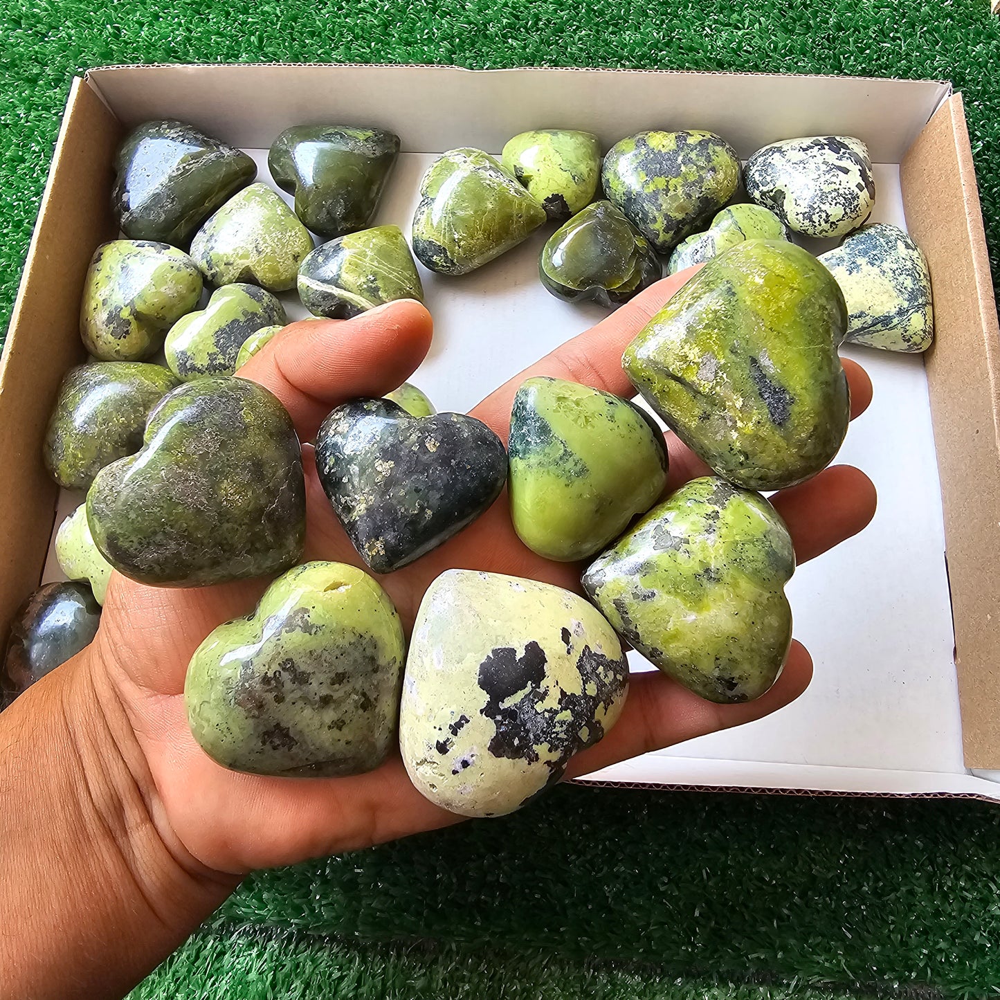 36 pc green serpentine hearts