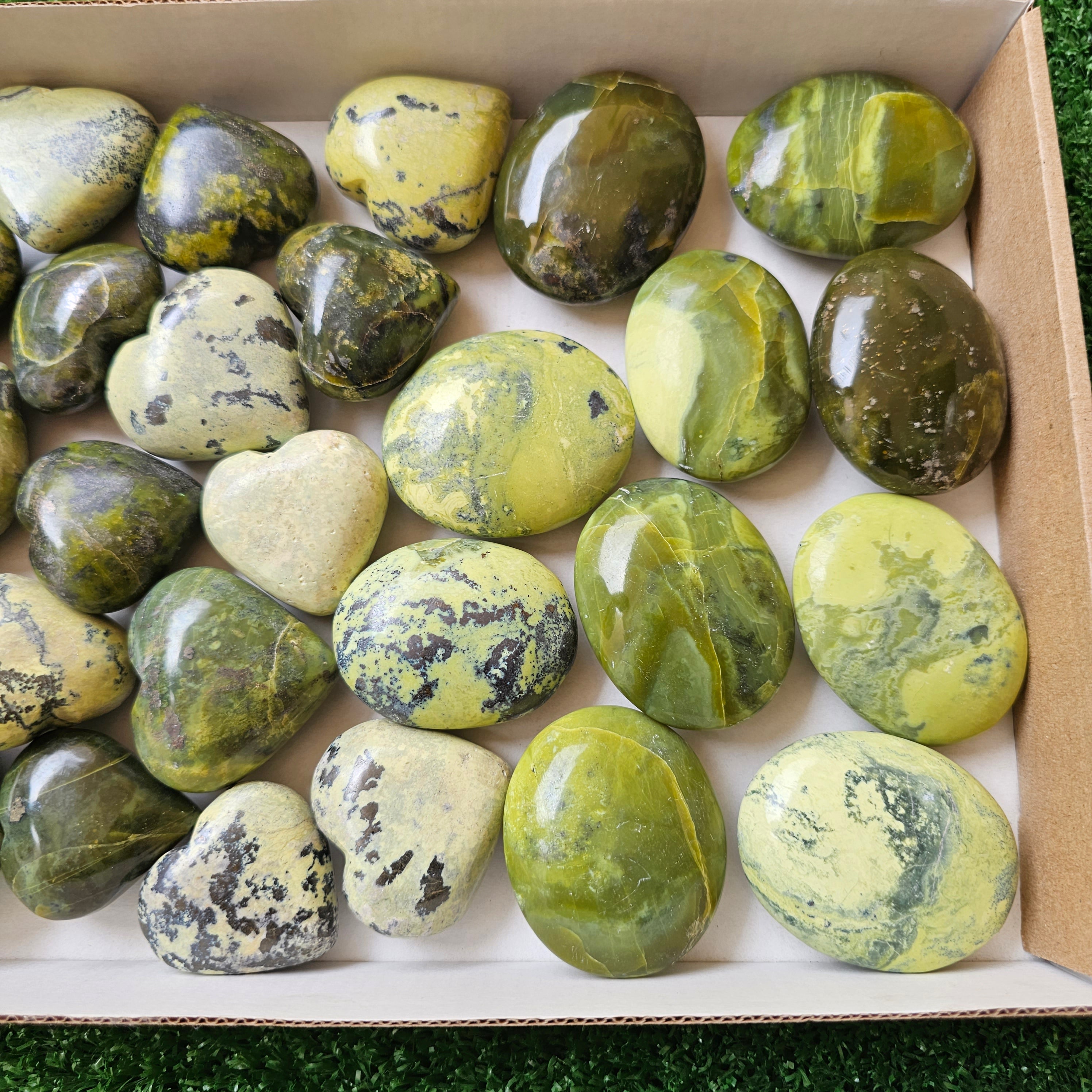 25 pc green serpentine palms & hearts