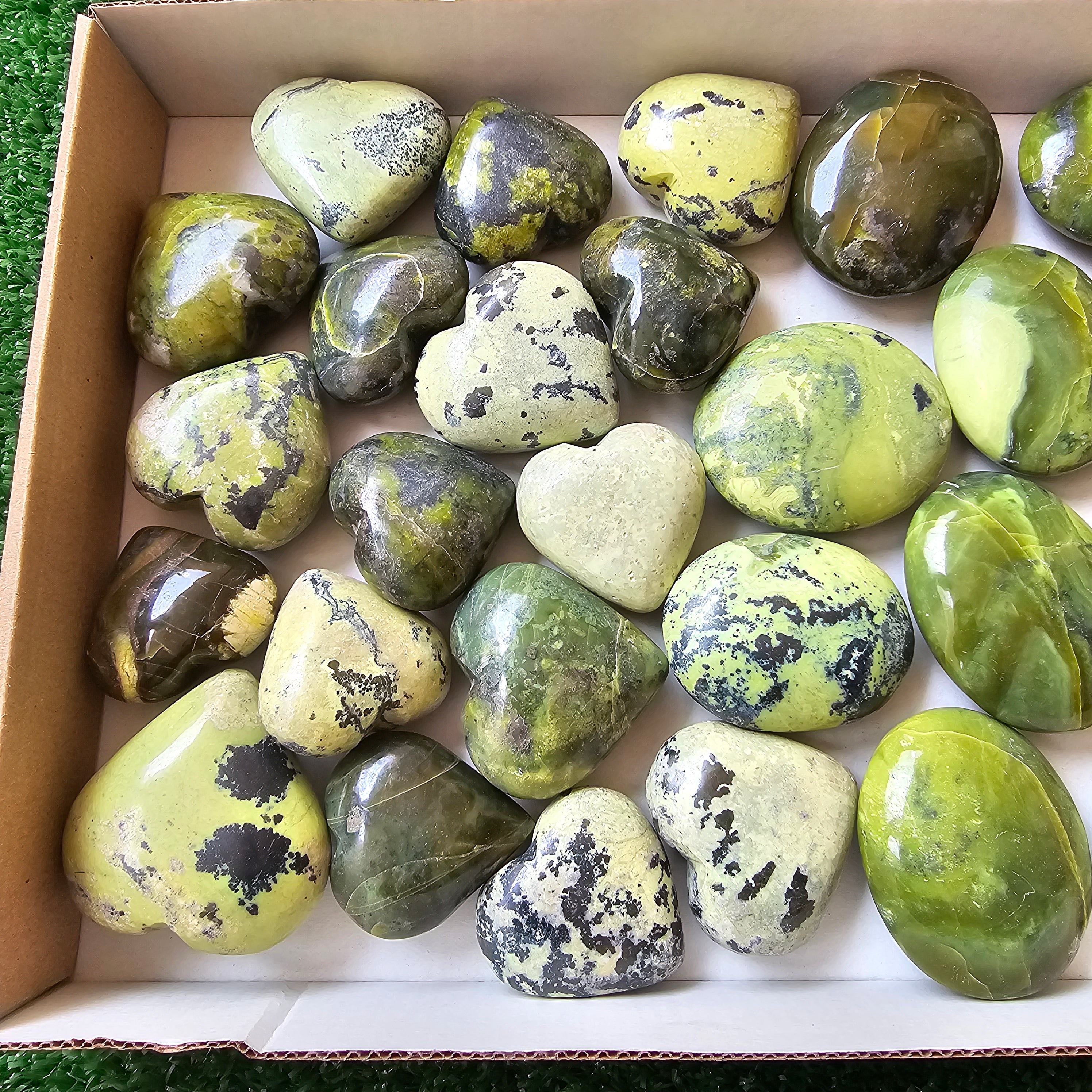 25 pc green serpentine palms & hearts