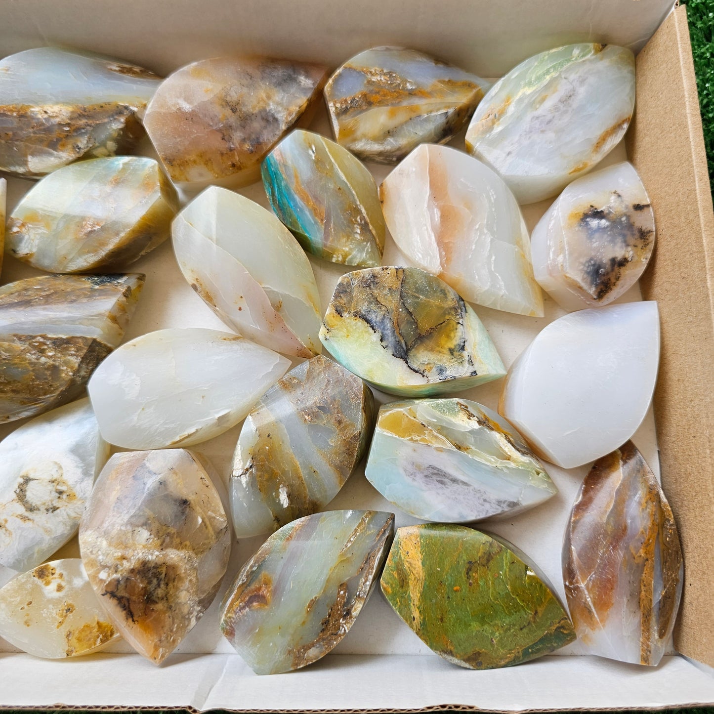 25 pc blue opal flames