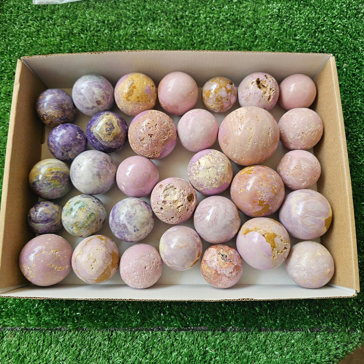 32 pc bolivianite & phosphosiderite spheres