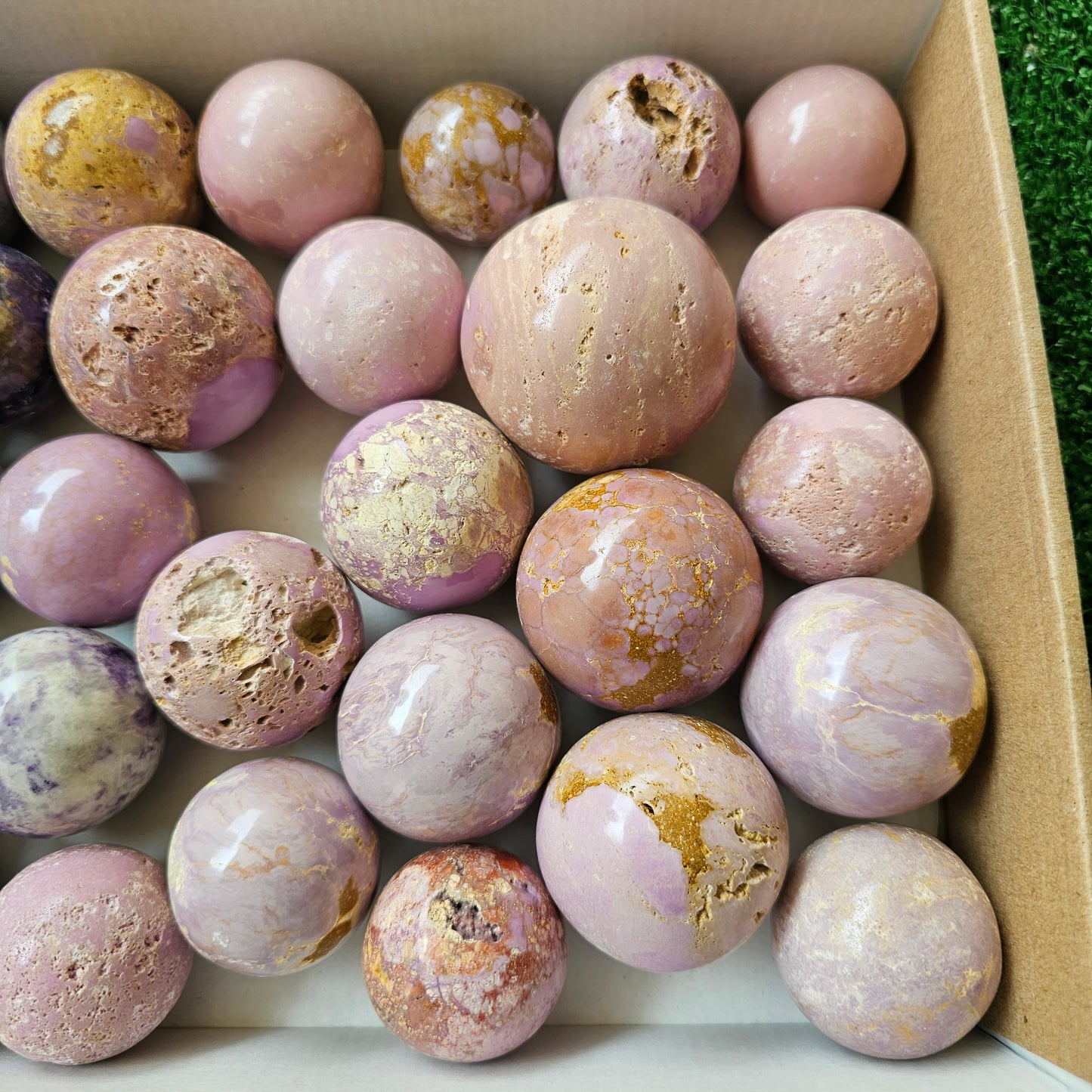 32 pc bolivianite & phosphosiderite spheres