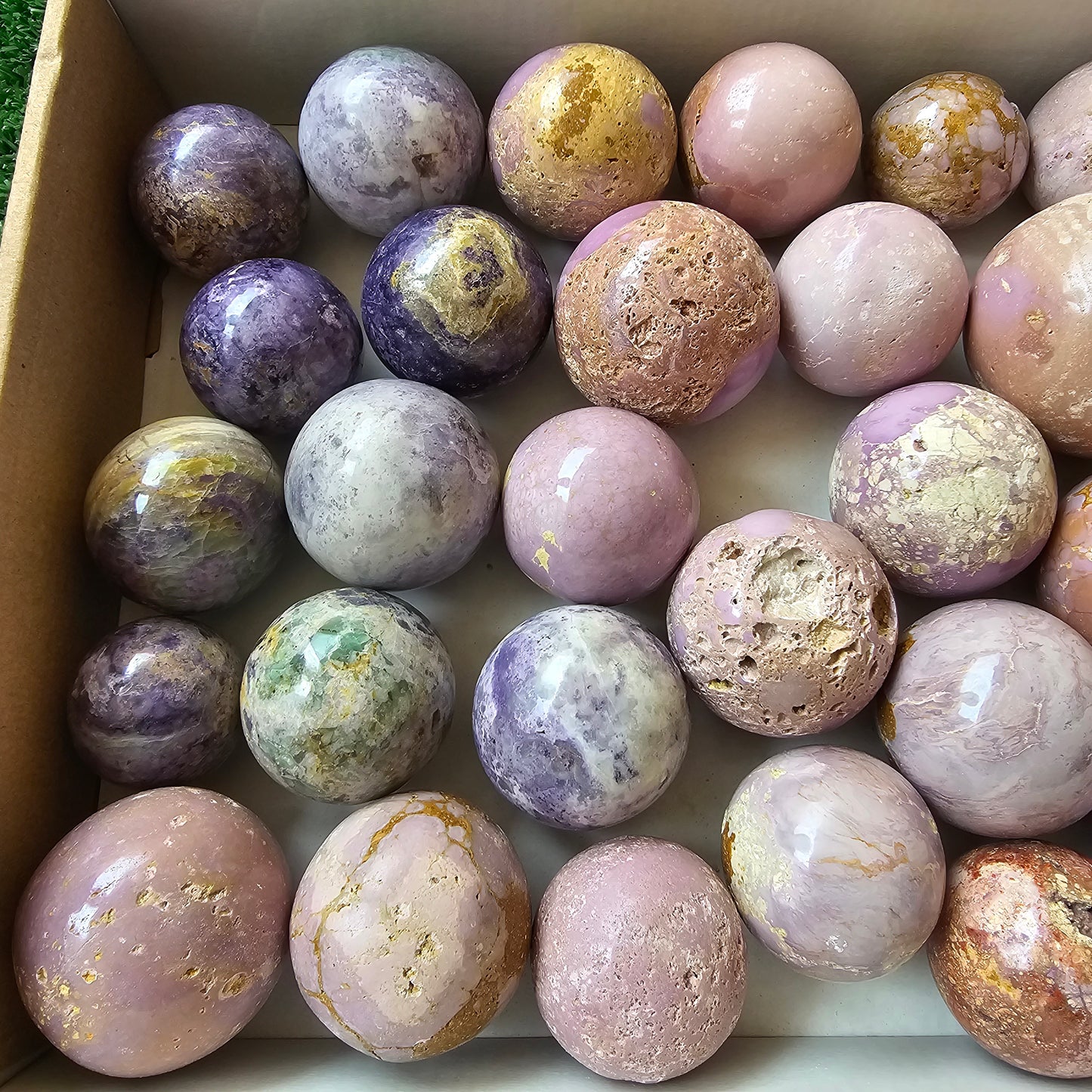 32 pc bolivianite & phosphosiderite spheres