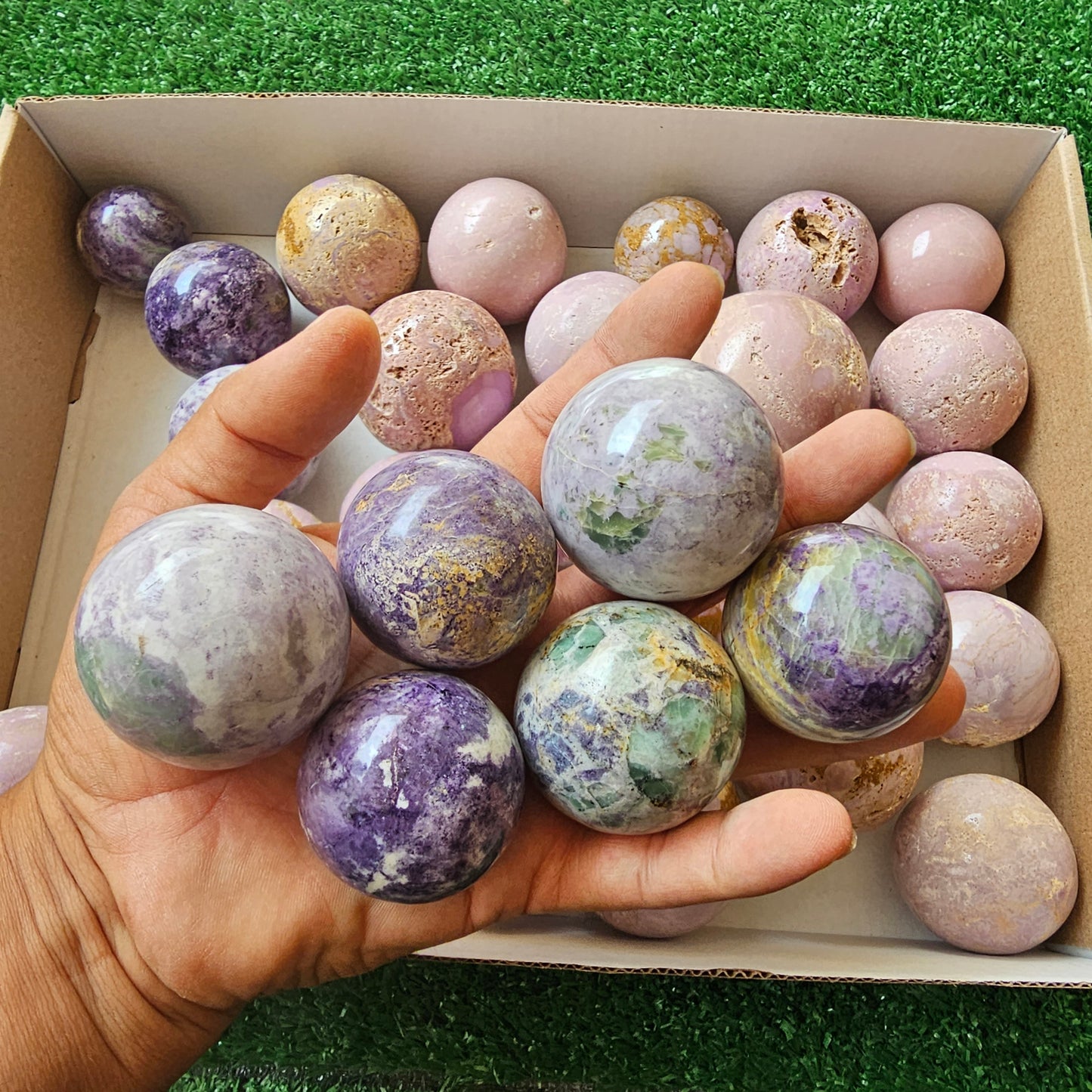 32 pc bolivianite & phosphosiderite spheres