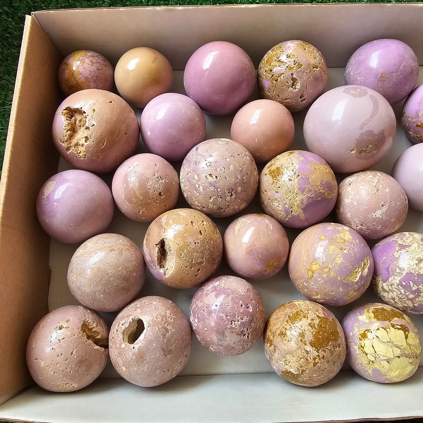 28 pc phosphosiderite spheres
