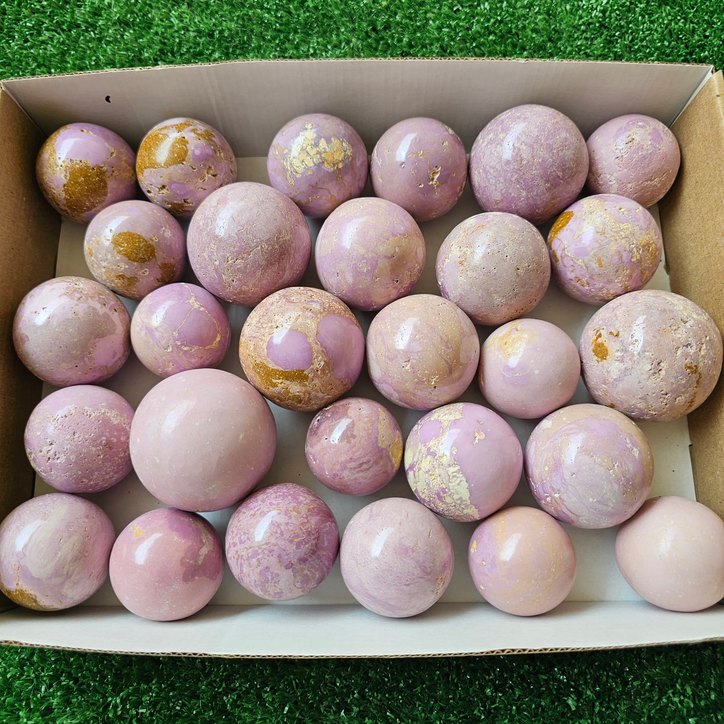 28 pc phosphosiderite spheres