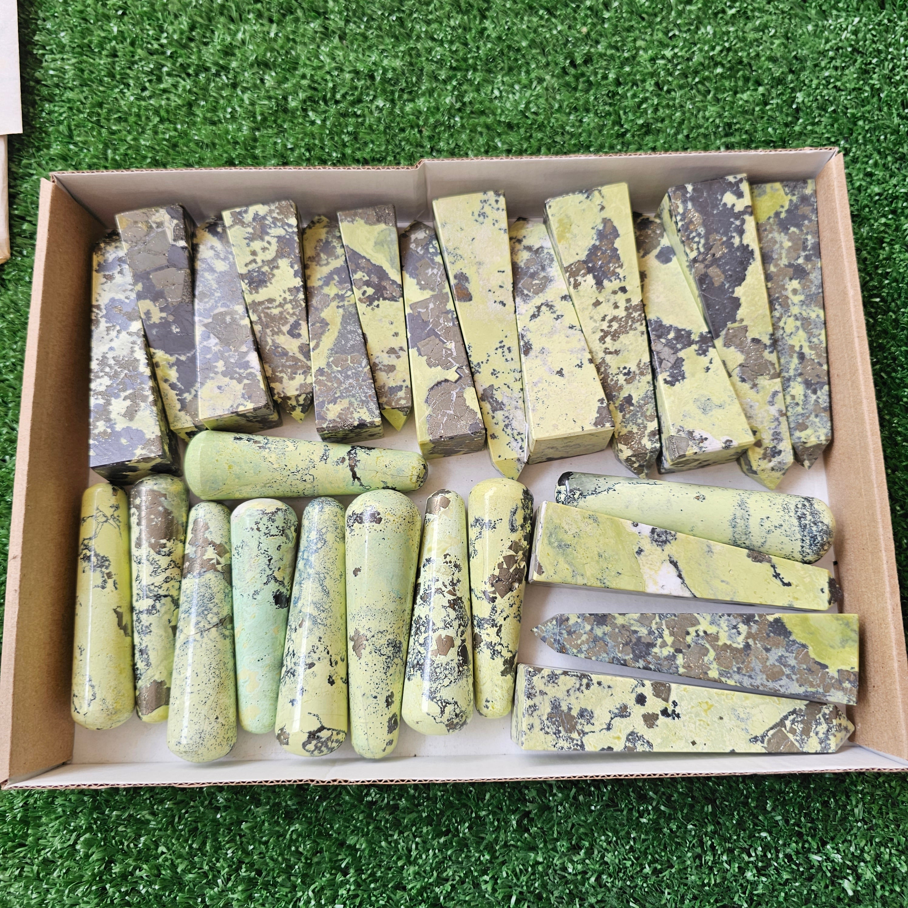 26 pc serpentine towers & massage wands