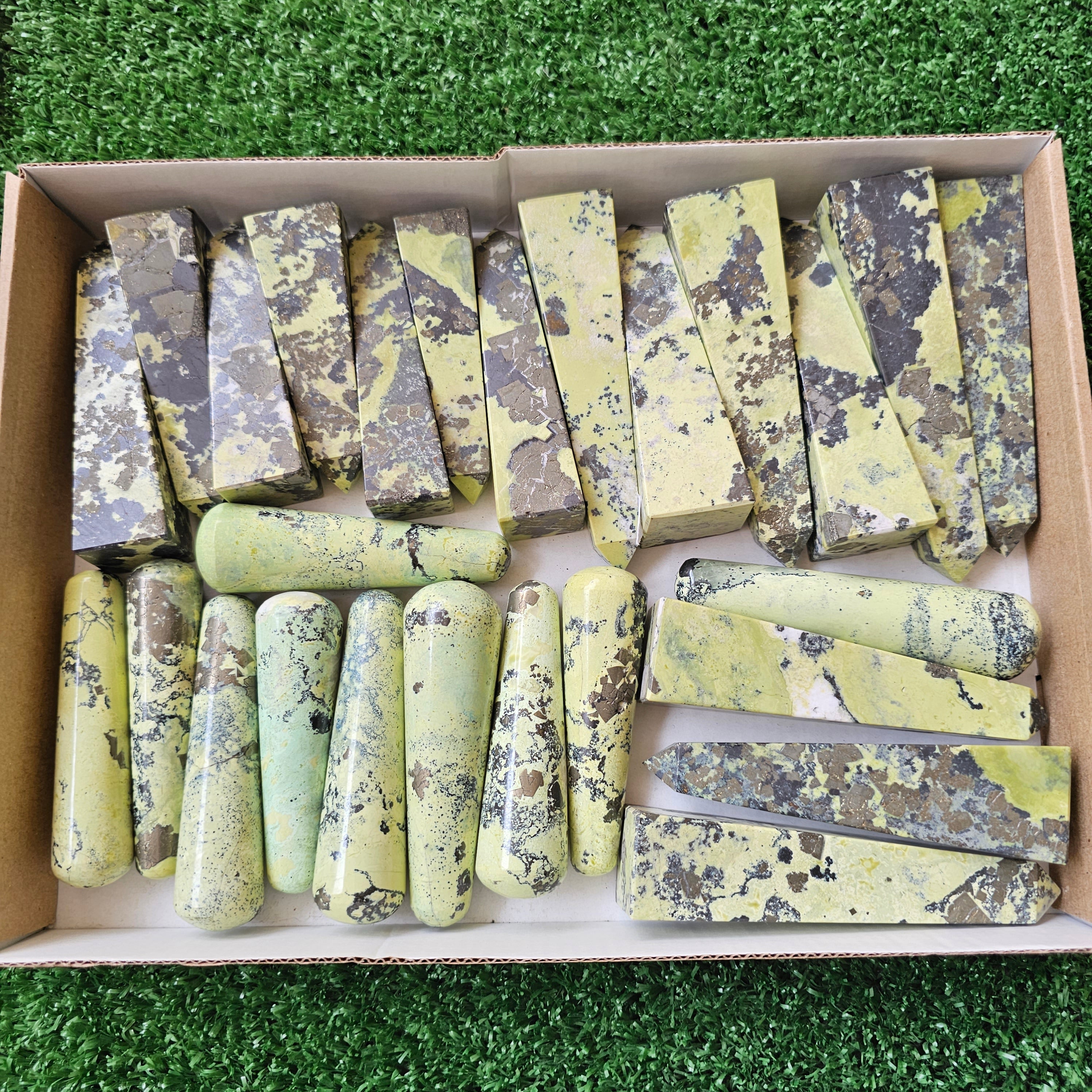 26 pc serpentine towers & massage wands