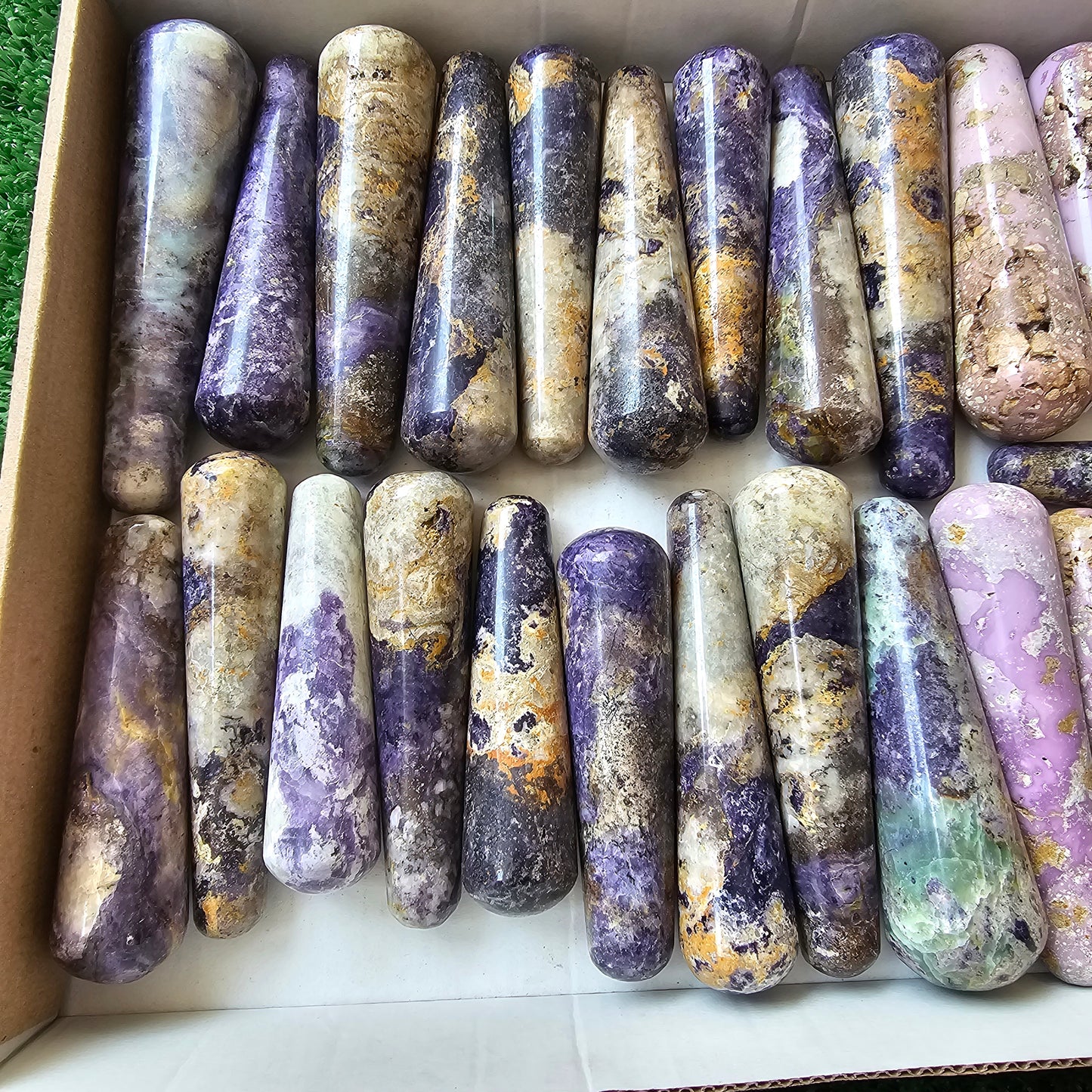 28 pc bolivianite & phosphosiderite wands massage