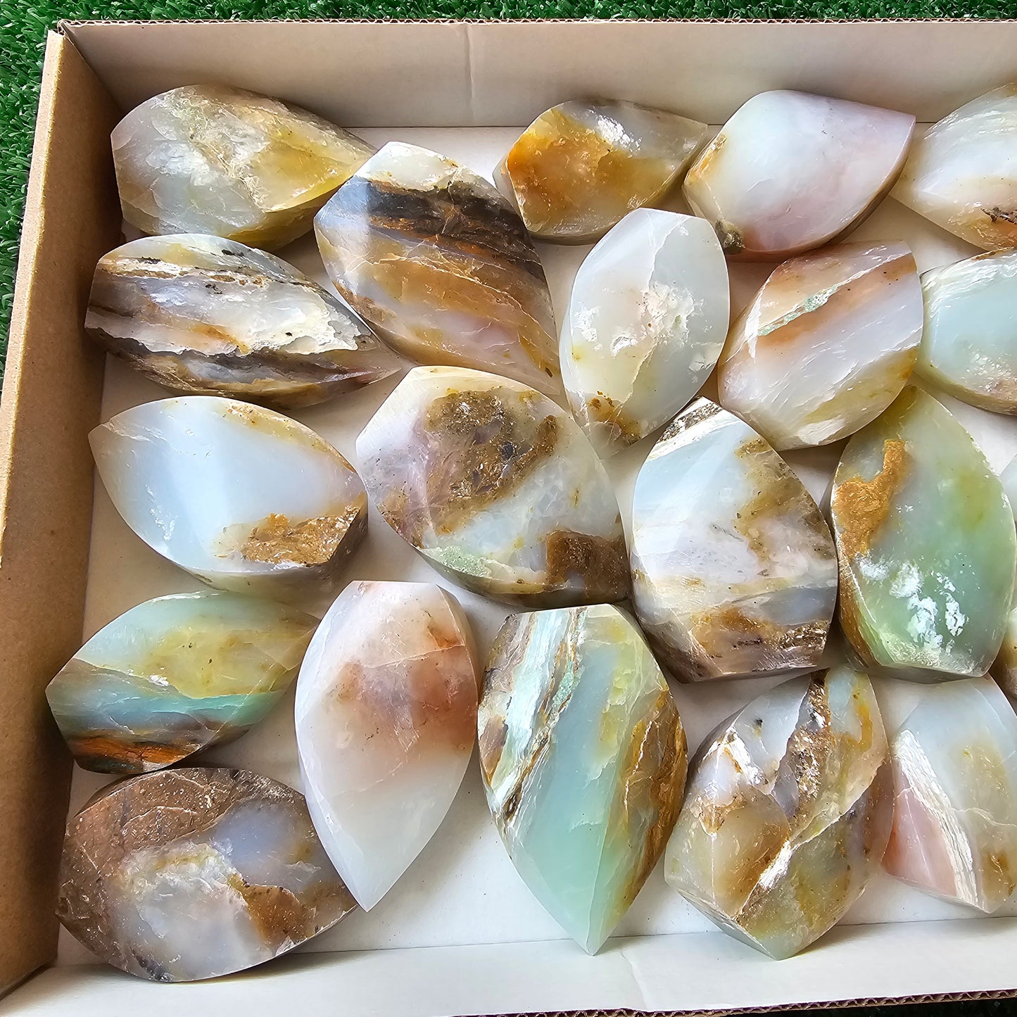 22 pc blue opal flames