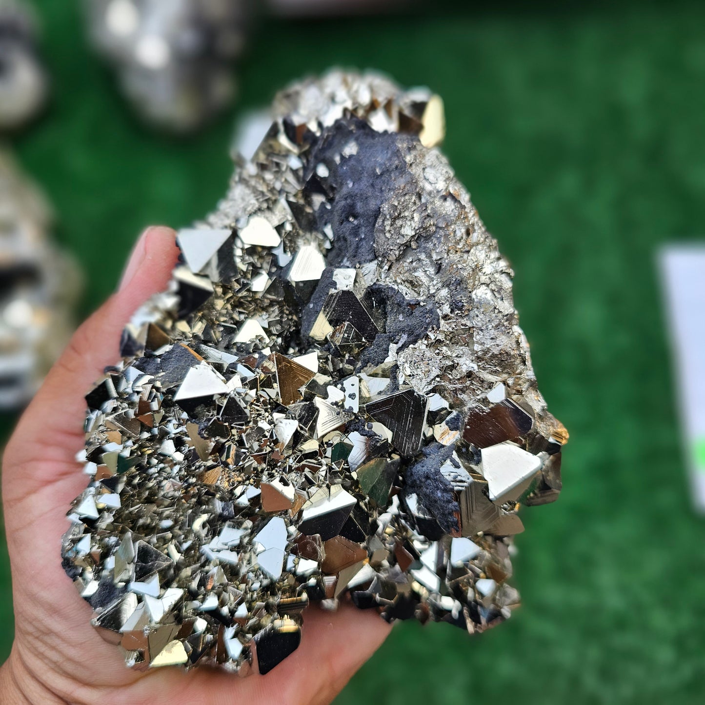 pyrite octahedral with sphalerite