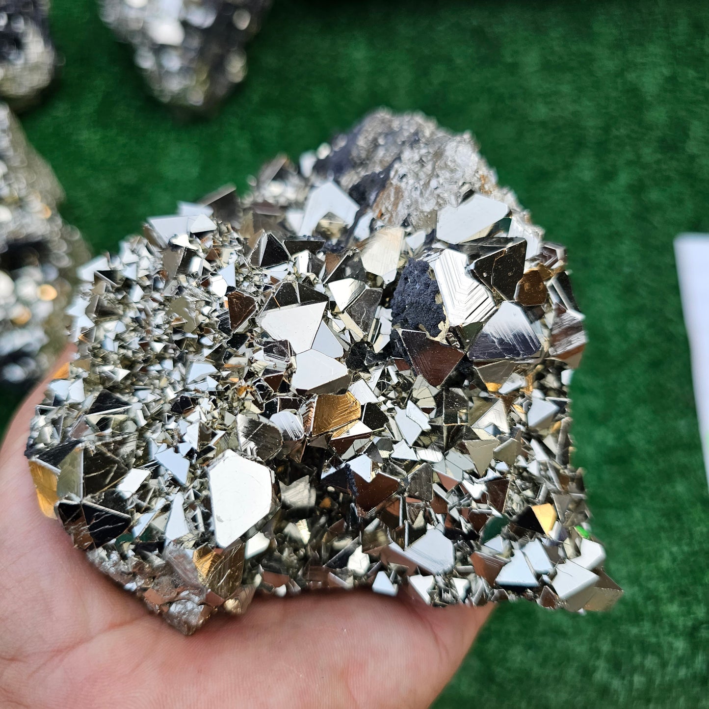 pyrite octahedral with sphalerite