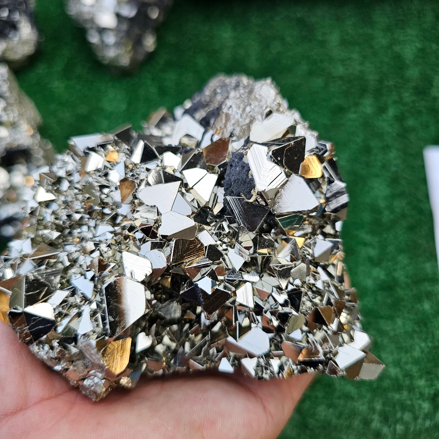 pyrite octahedral with sphalerite