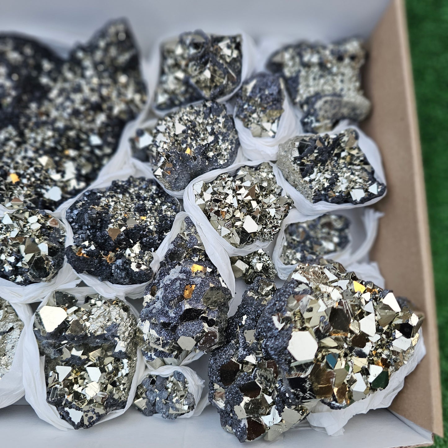 17 pc pyrite octahedral with sphalerite