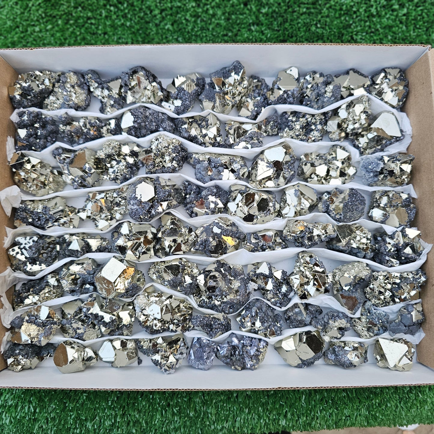 72 pc pyrite octahedral with sphalerite