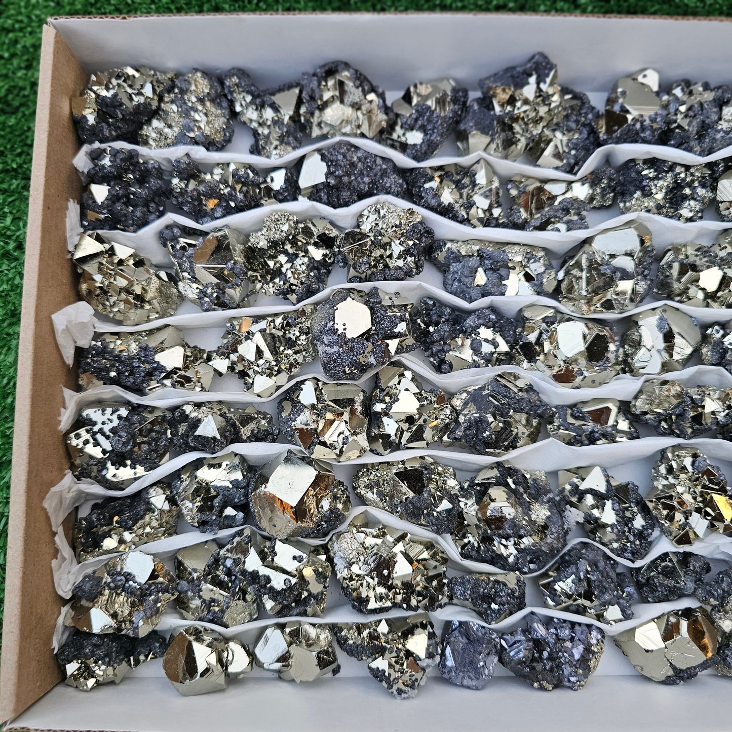 72 pc pyrite octahedral with sphalerite