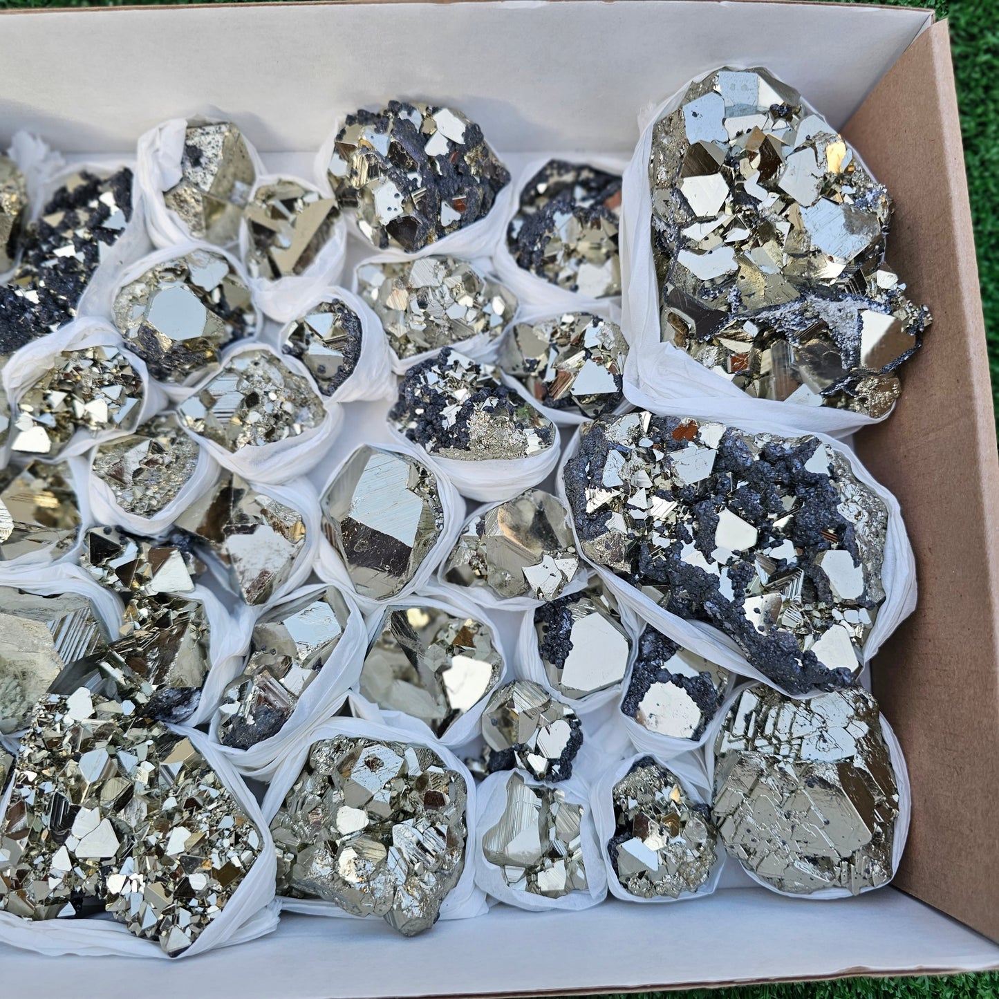 35 pc pyrite octahedral with sphalerite