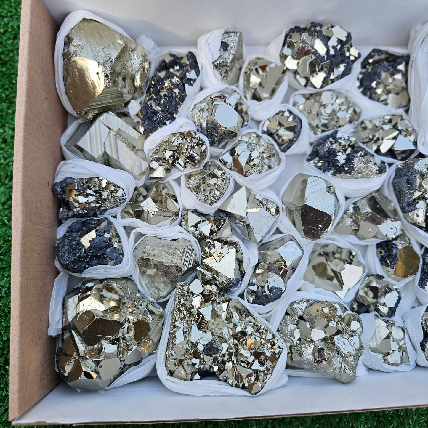 35 pc pyrite octahedral with sphalerite