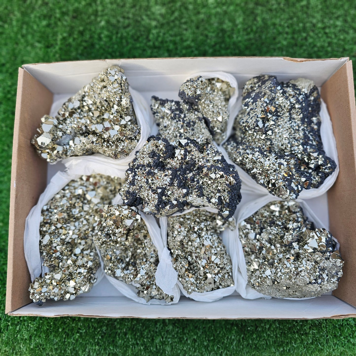 8 pc pyrite octahedral with sphalerite