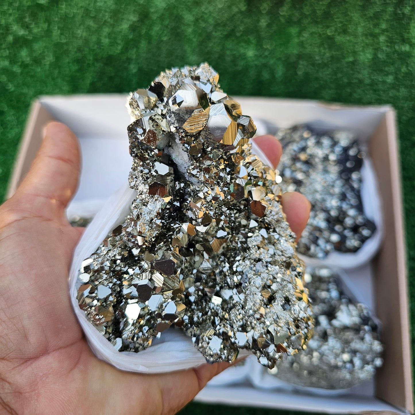 8 pc pyrite octahedral with sphalerite