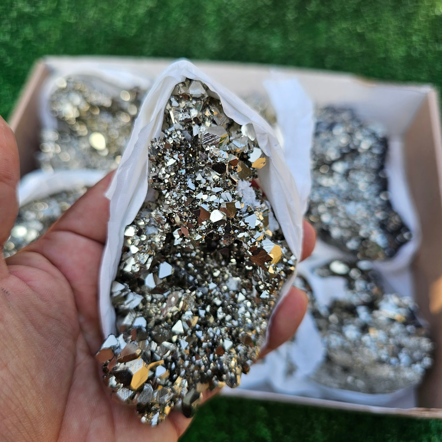 8 pc pyrite octahedral with sphalerite
